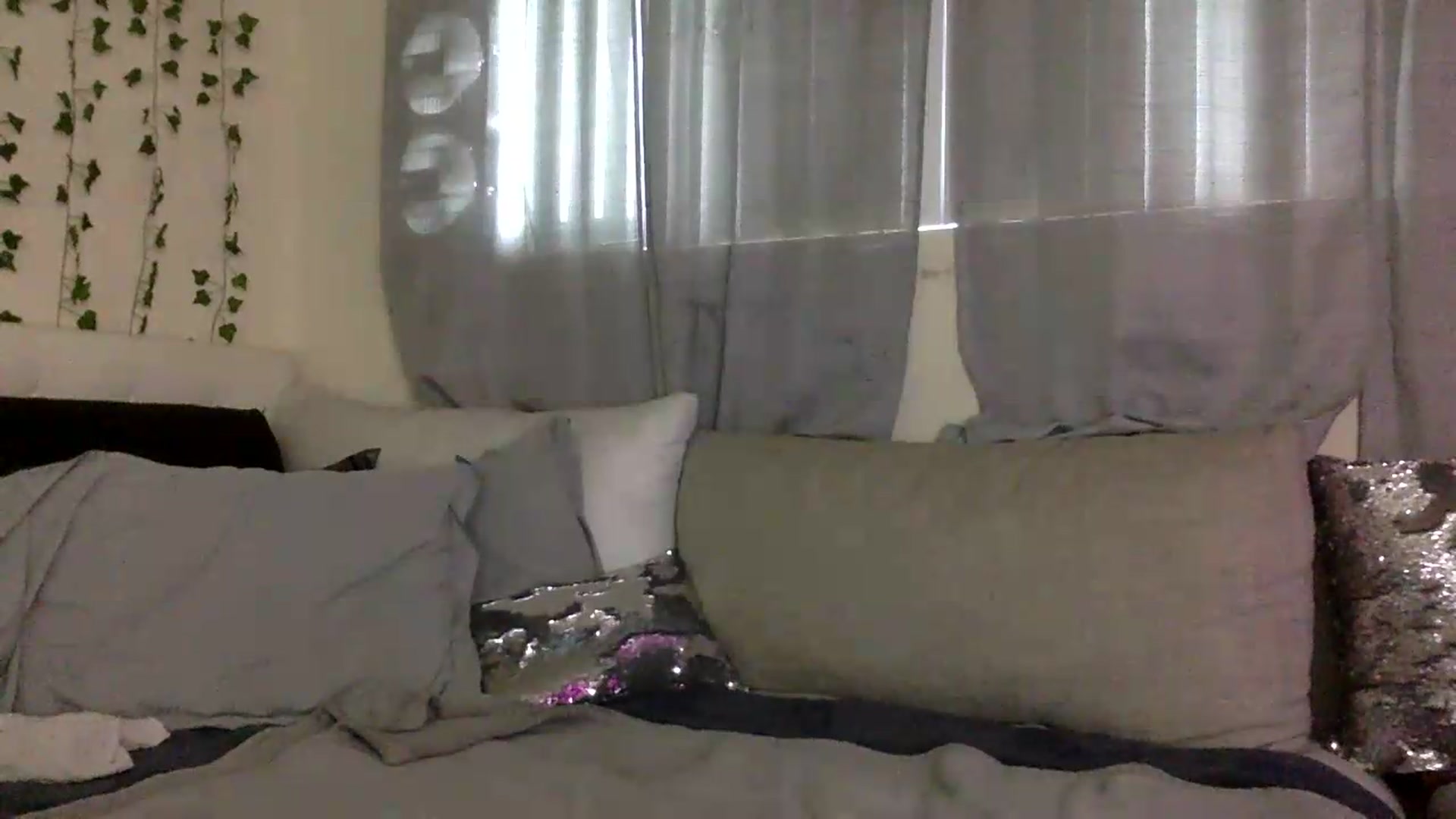 Gallery image thumbnail from Sugarxoxoxo's myfreecams stream on, 06/19/2026, 17:25 image 6 of 20