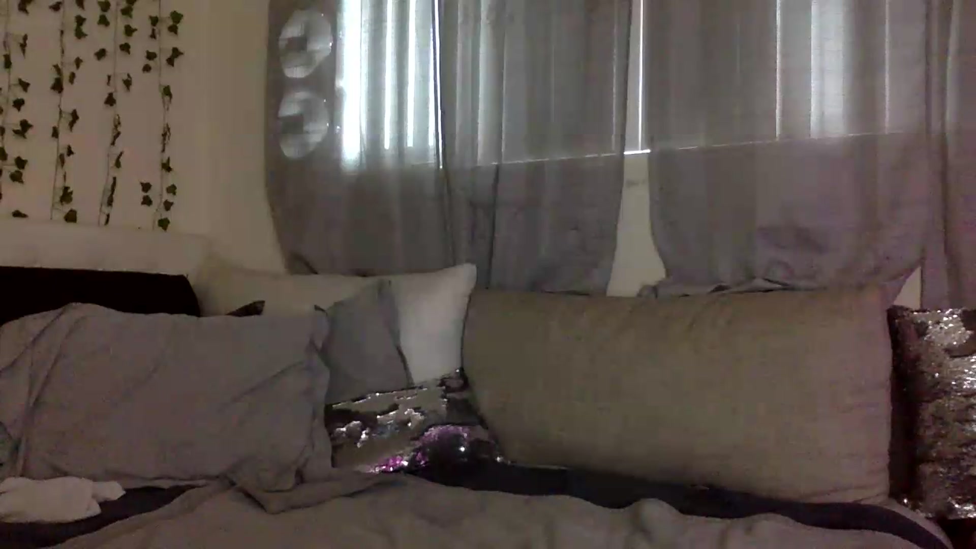 Gallery image thumbnail from Sugarxoxoxo's myfreecams stream on, 06/19/2026, 17:25 image 11 of 20
