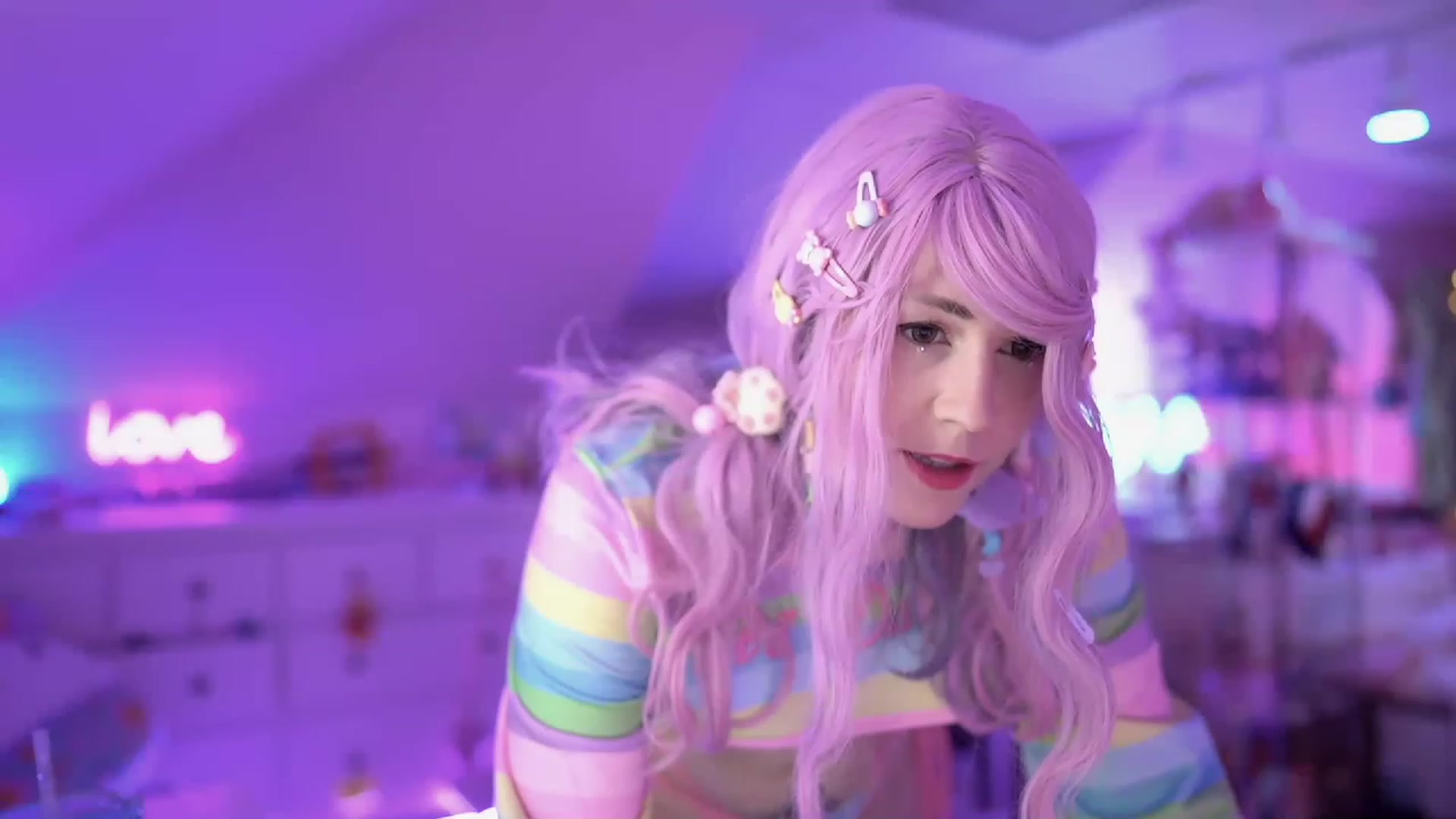 Gallery image thumbnail from SugaryBunny's myfreecams stream on, 11/17/2022, 23:48 image 13 of 20