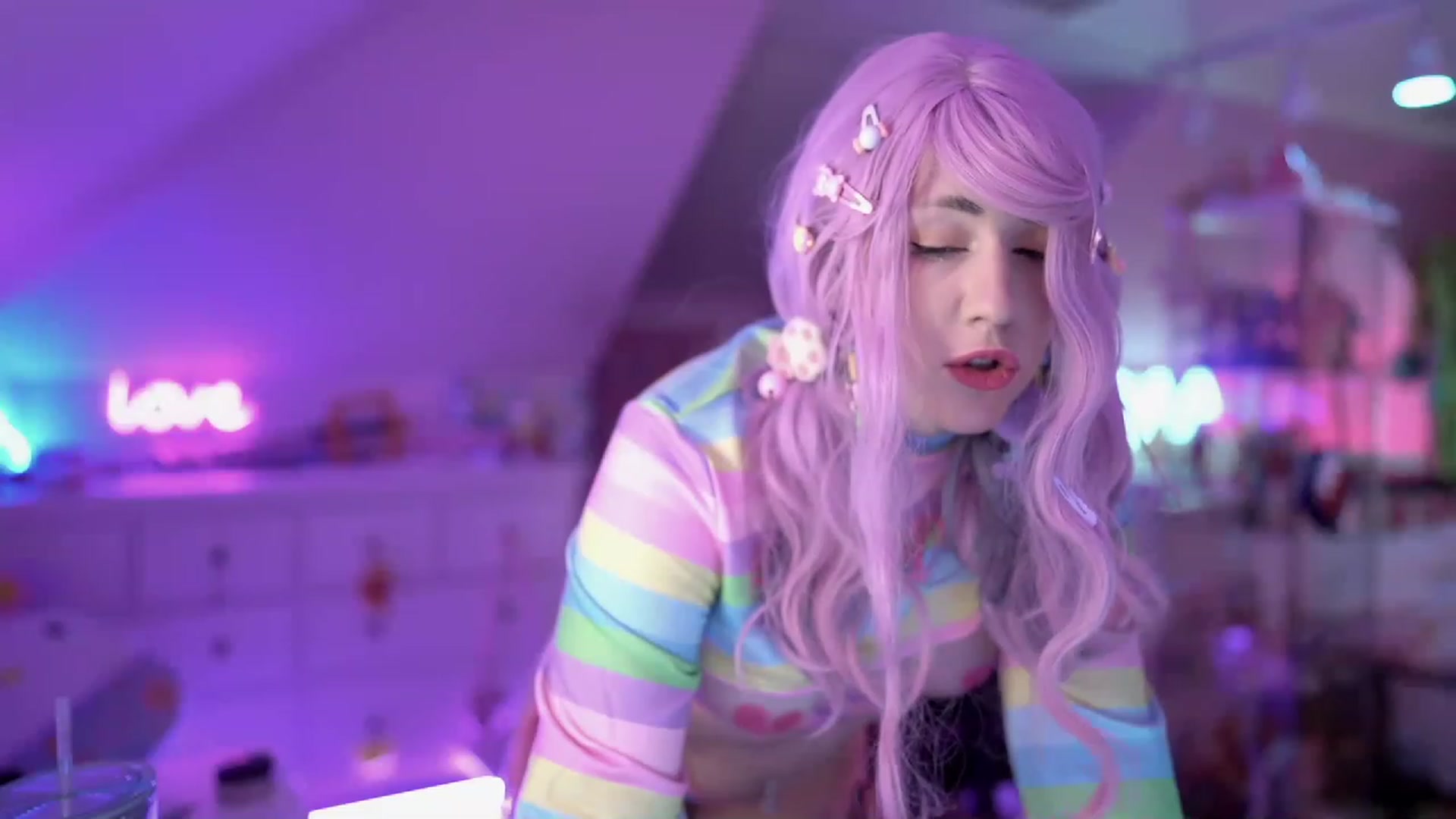 Gallery image thumbnail from SugaryBunny's myfreecams stream on, 11/17/2022, 23:48 image 18 of 20