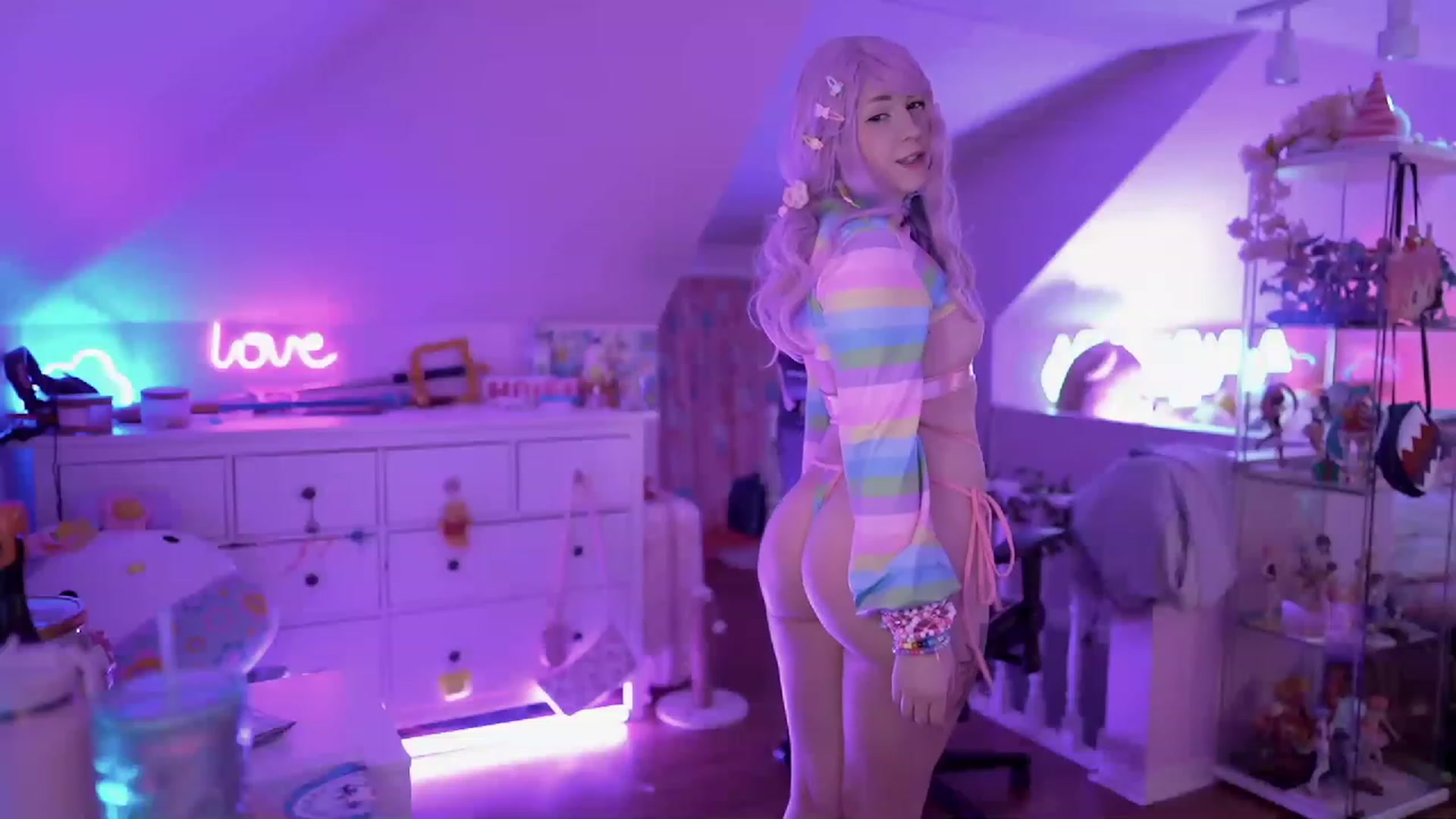 Gallery image thumbnail from SugaryBunny's myfreecams stream on, 11/17/2022, 23:48 image 4 of 20