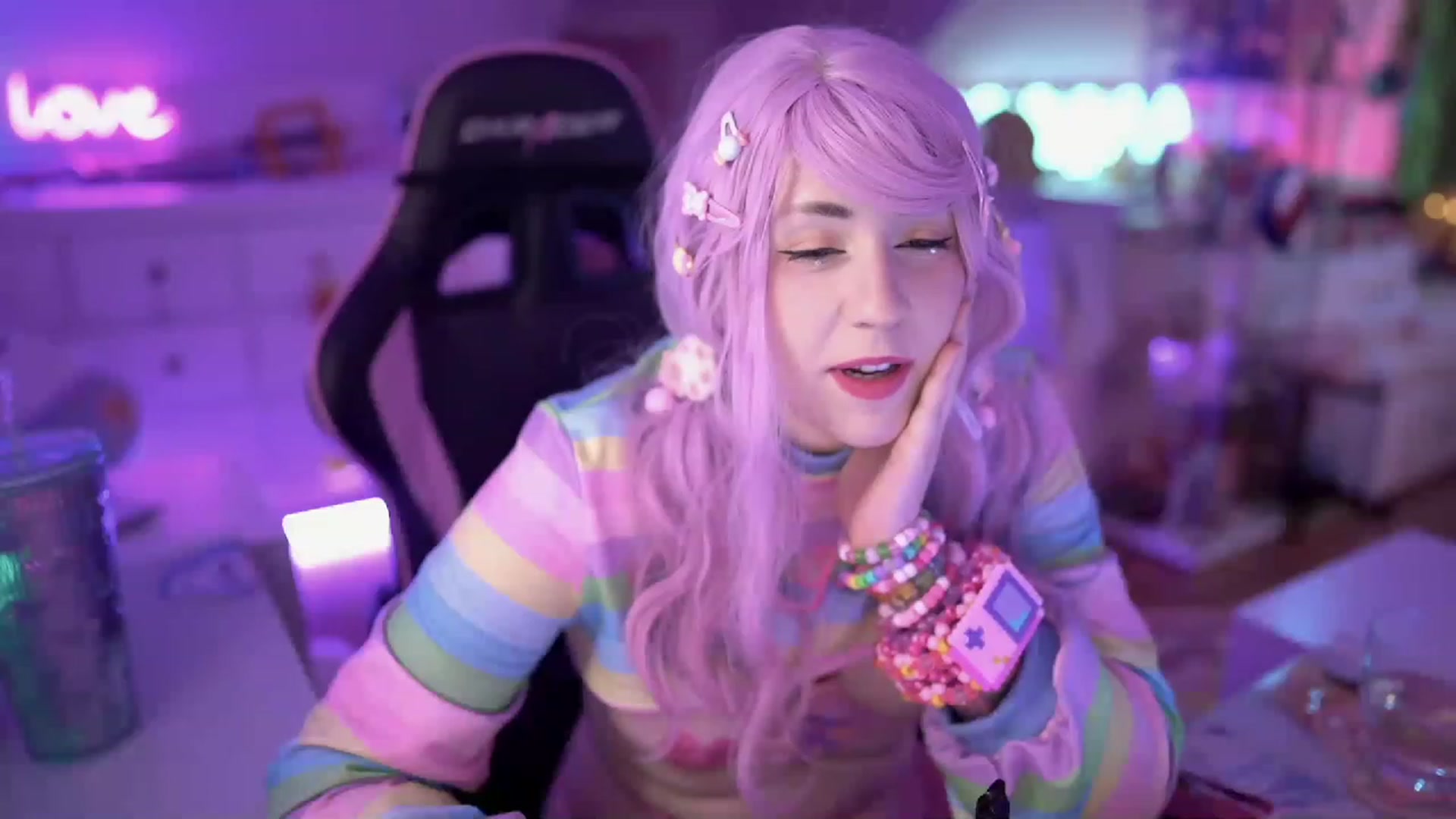 Gallery image thumbnail from SugaryBunny's myfreecams stream on, 11/18/2022, 24:30 image 1 of 20