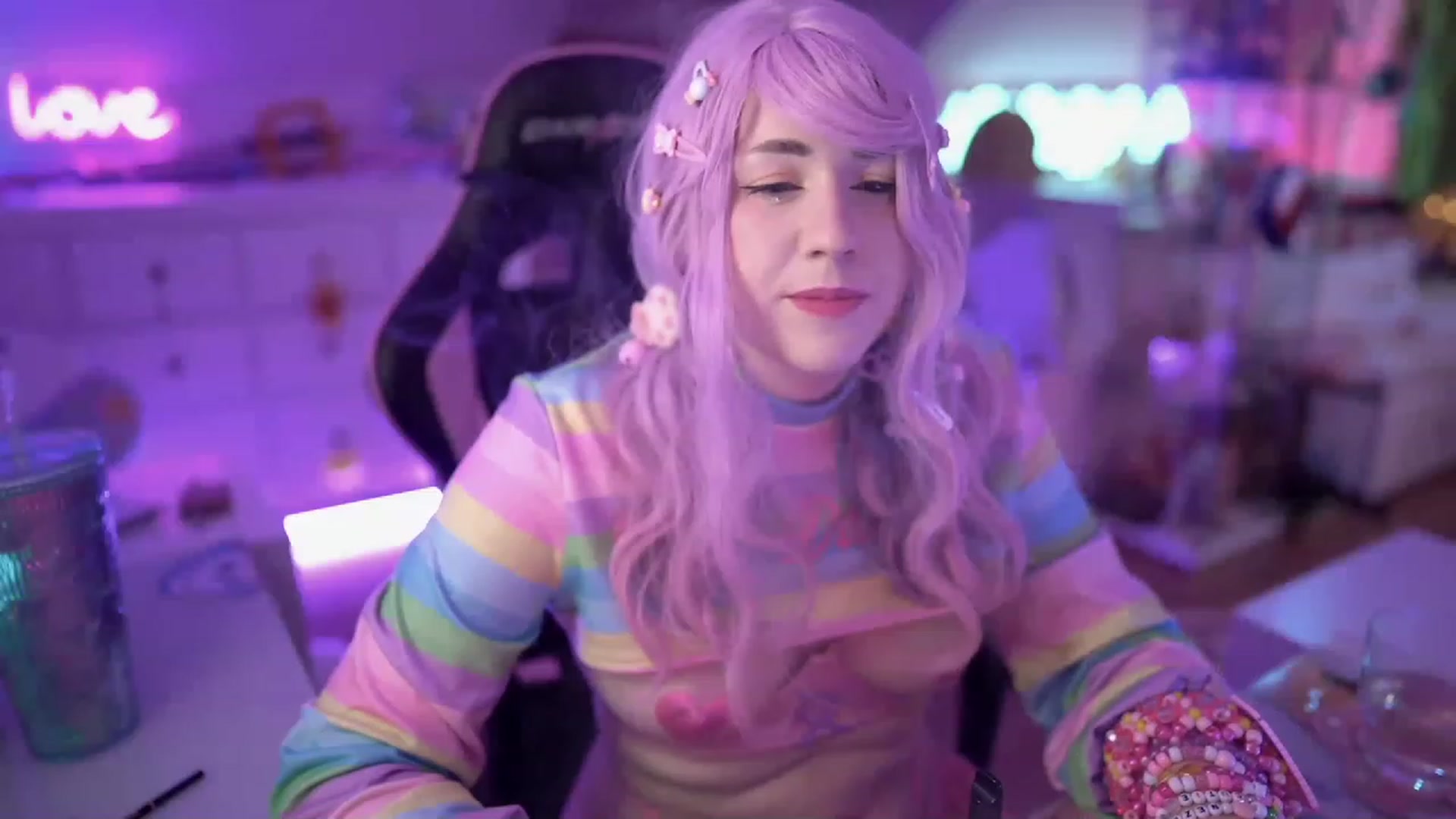 Gallery image thumbnail from SugaryBunny's myfreecams stream on, 11/18/2022, 24:30 image 2 of 20