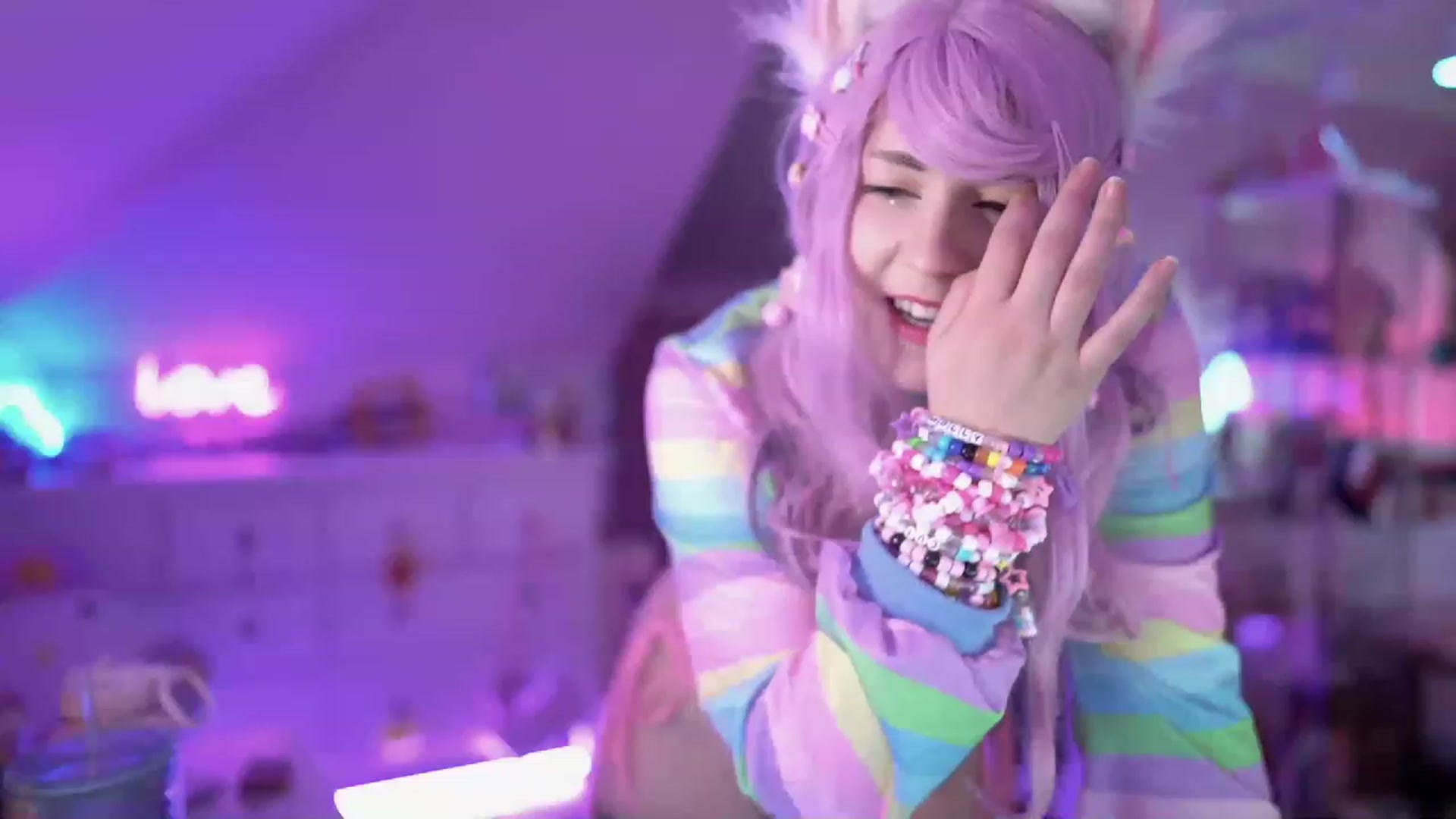 Gallery image thumbnail from SugaryBunny's myfreecams stream on, 11/18/2022, 24:30 image 14 of 20