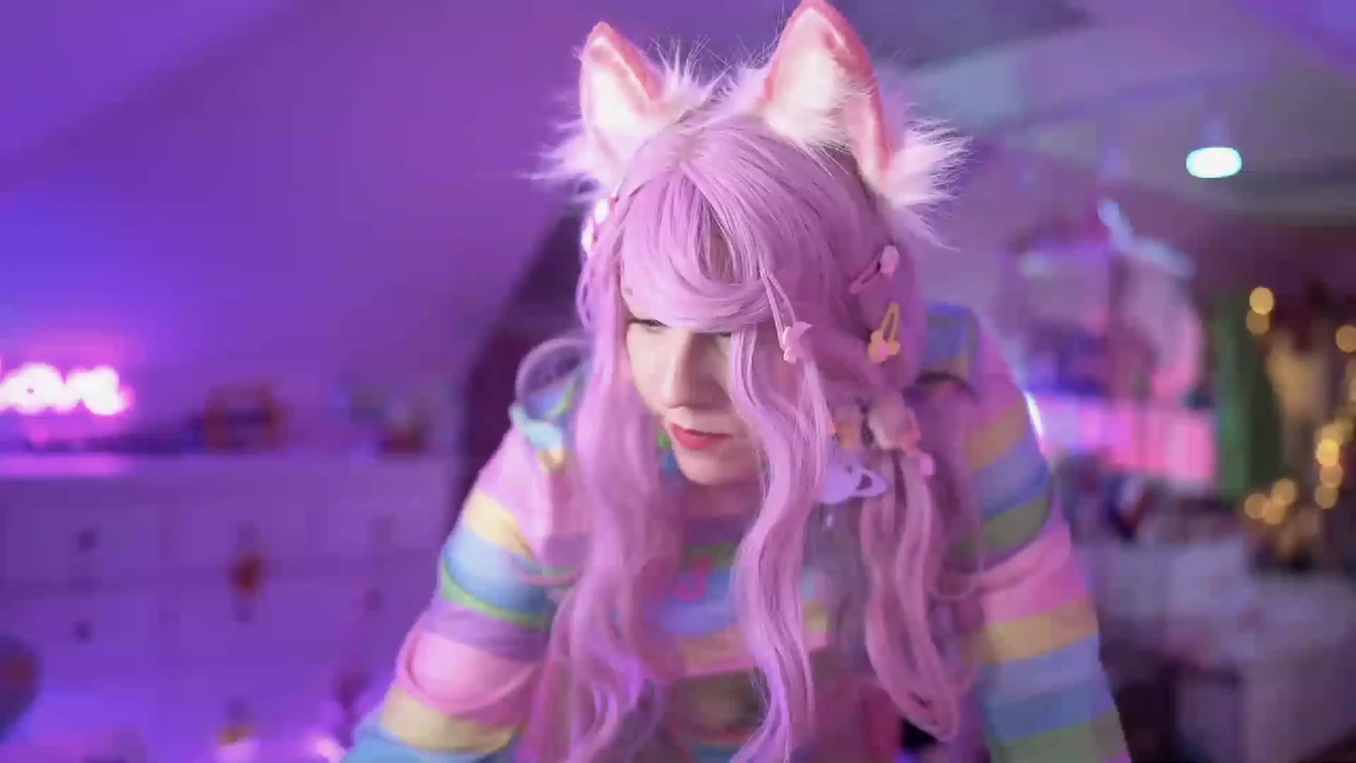 Gallery image thumbnail from SugaryBunny's myfreecams stream on, 11/18/2022, 01:03 image 16 of 20