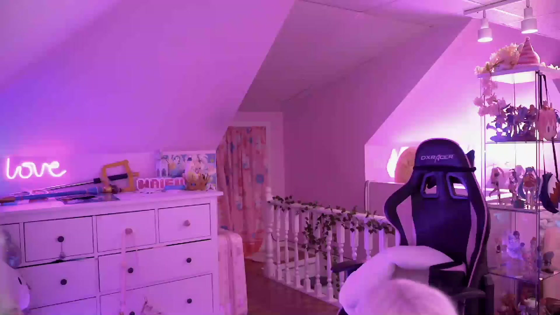 Gallery image thumbnail from SugaryBunny's myfreecams stream on, 12/01/2022, 24:09 image 11 of 20