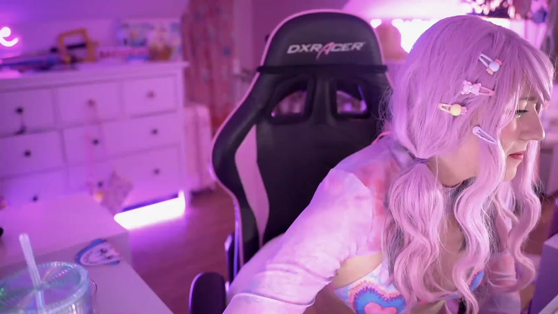 Gallery image thumbnail from SugaryBunny's myfreecams stream on, 12/01/2022, 24:33 image 14 of 20