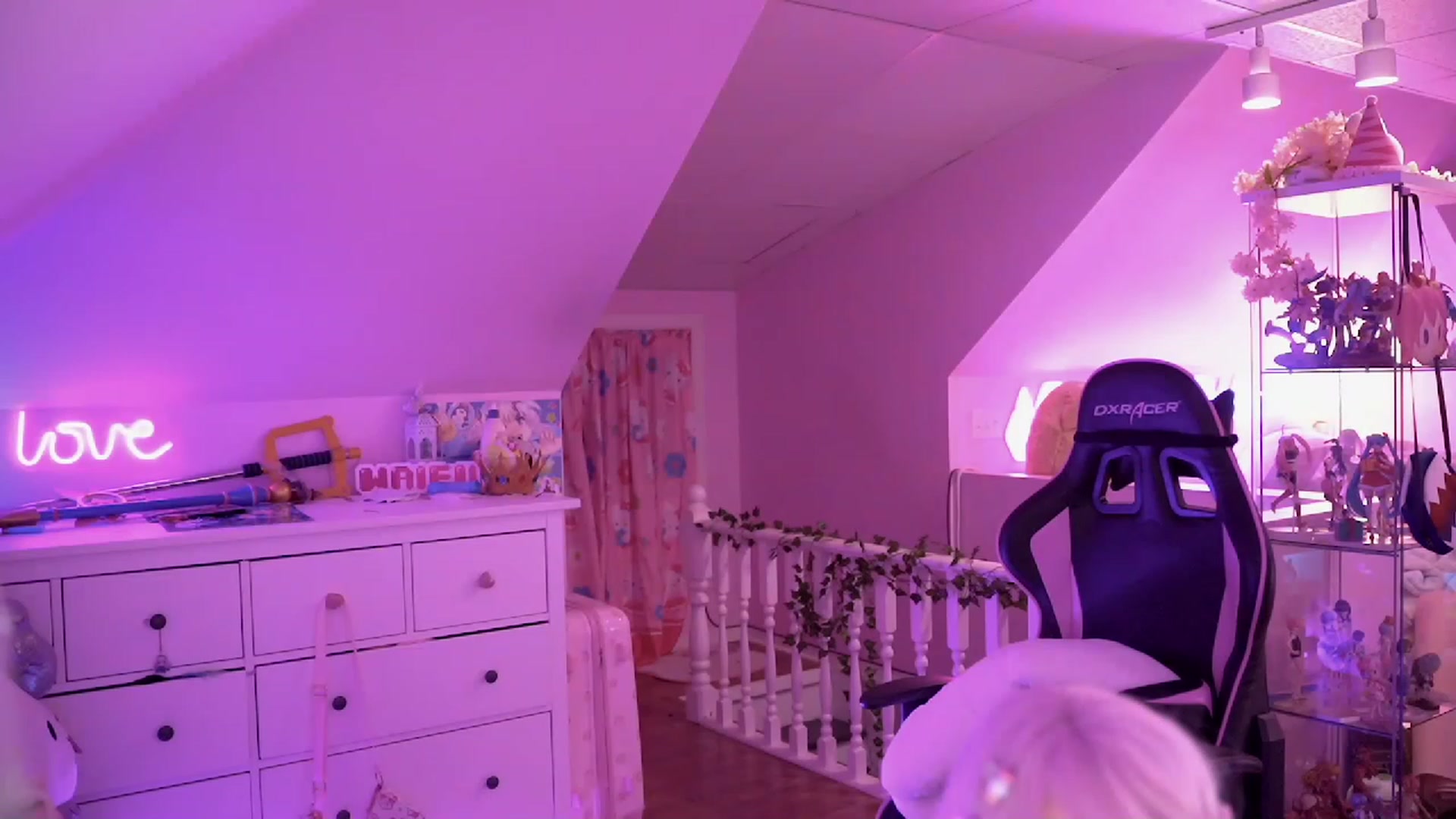 Gallery image thumbnail from SugaryBunny's myfreecams stream on, 12/01/2022, 24:33 image 2 of 20