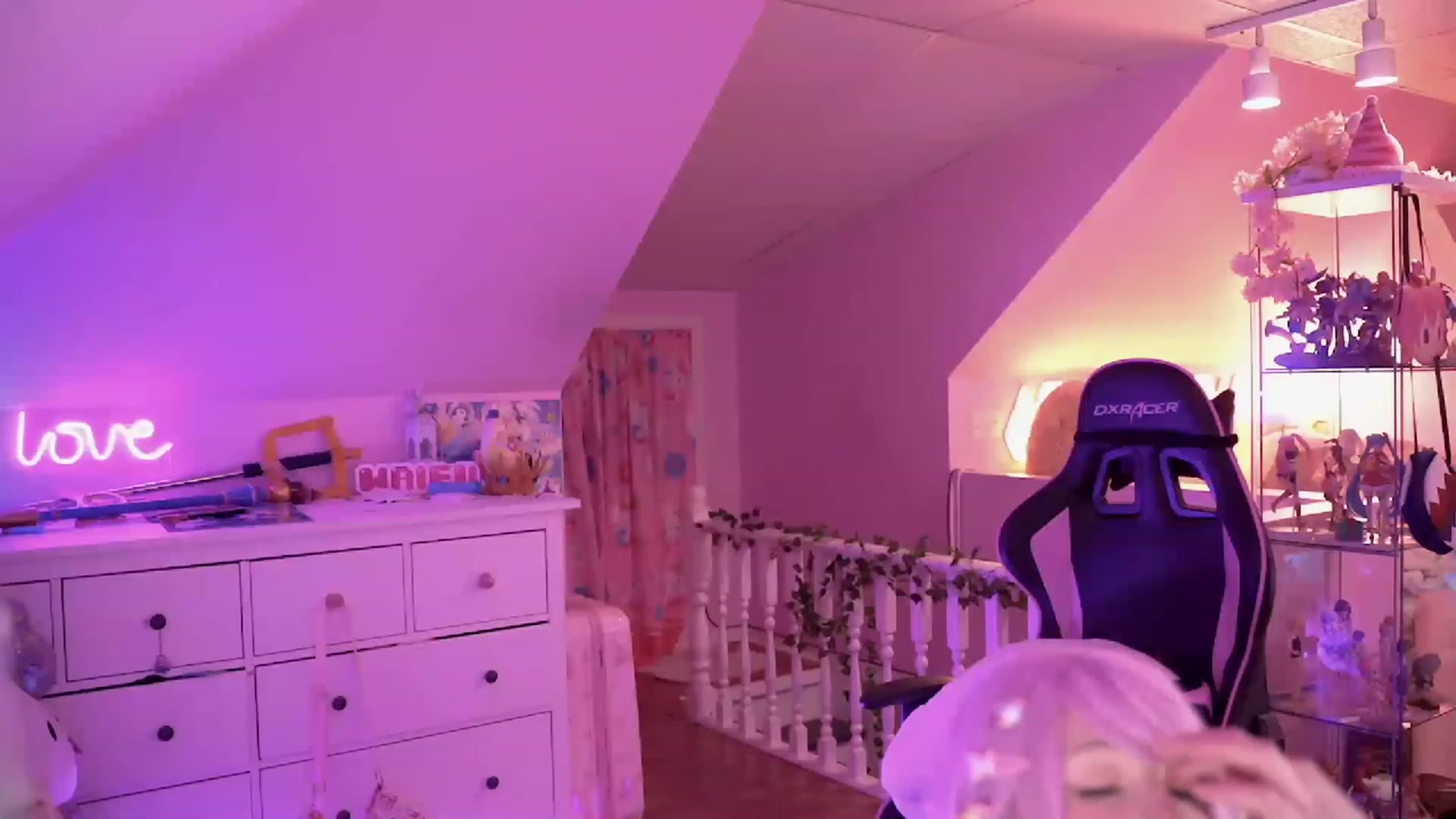 Gallery image thumbnail from SugaryBunny's myfreecams stream on, 12/01/2022, 24:33 image 1 of 20