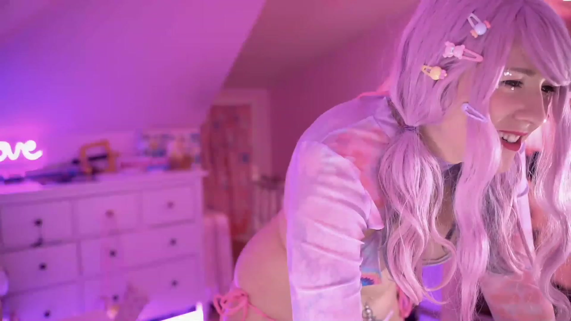 Gallery image thumbnail from SugaryBunny's myfreecams stream on, 12/01/2022, 01:13 image 5 of 20