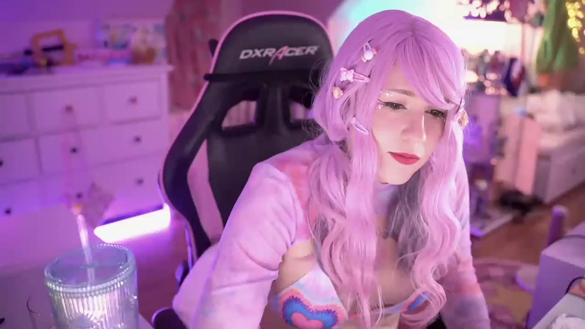 Gallery image thumbnail from SugaryBunny's myfreecams stream on, 12/01/2022, 01:13 image 15 of 20