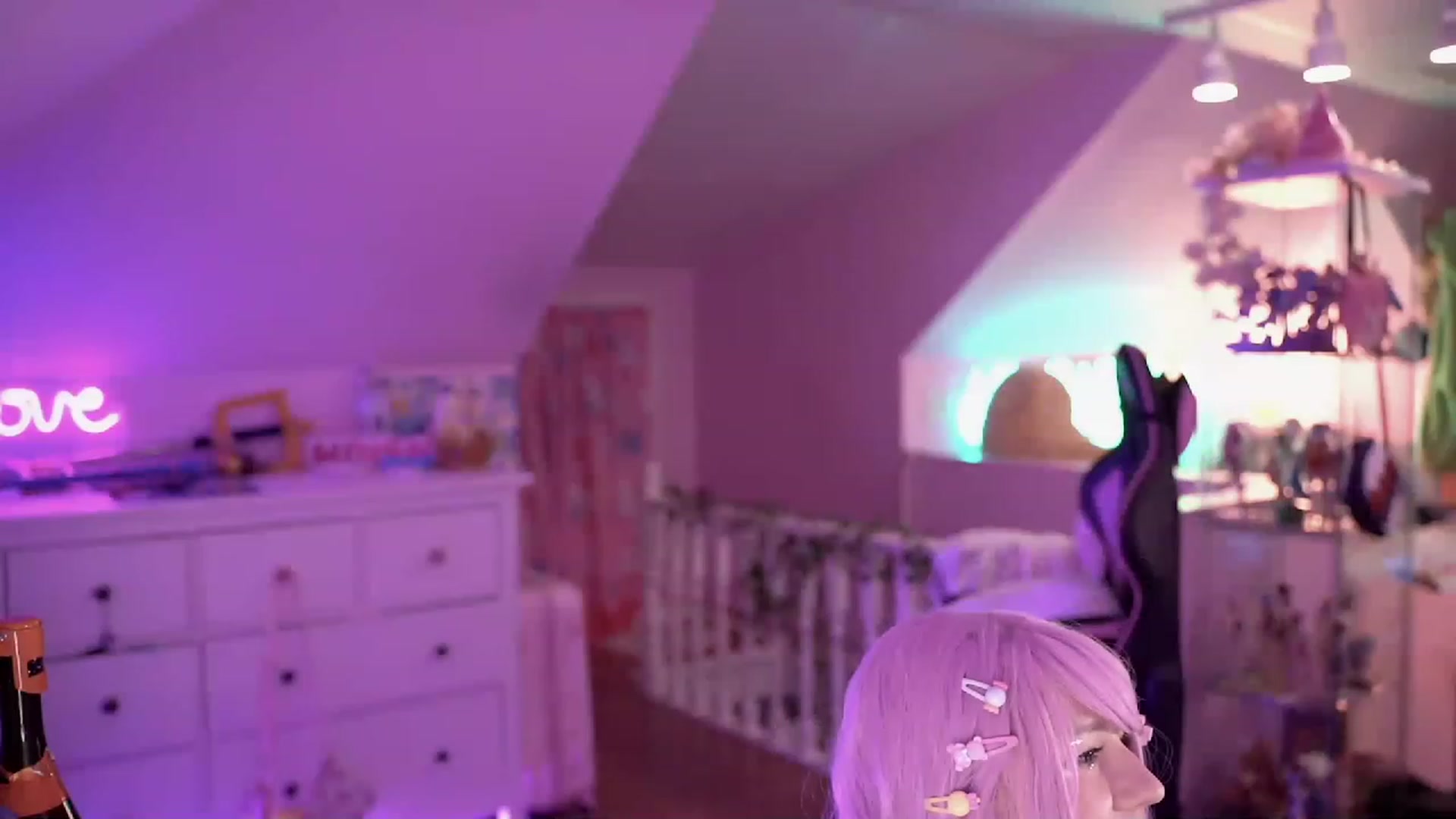 Gallery image thumbnail from SugaryBunny's myfreecams stream on, 12/01/2022, 03:23 image 15 of 20