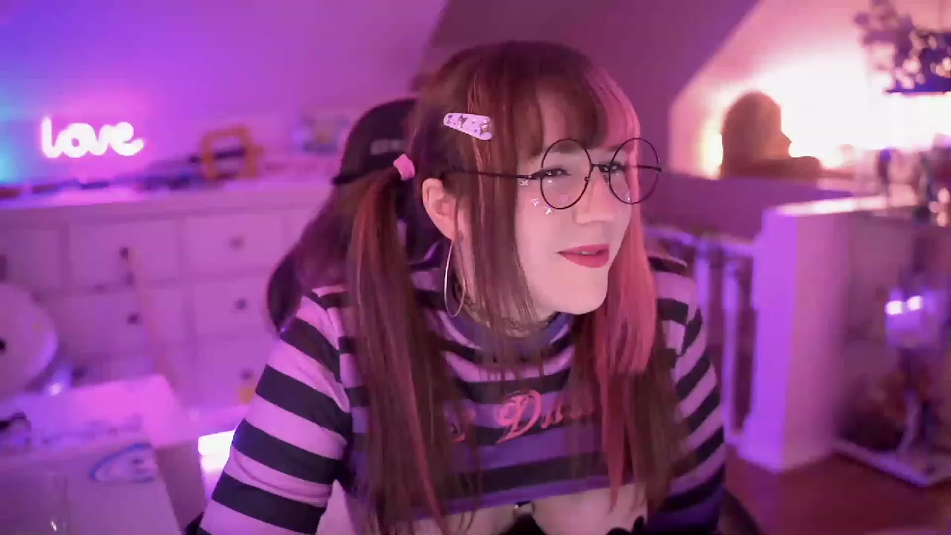 Gallery image thumbnail from SugaryBunny's myfreecams stream on, 12/10/2022, 22:51 image 18 of 20