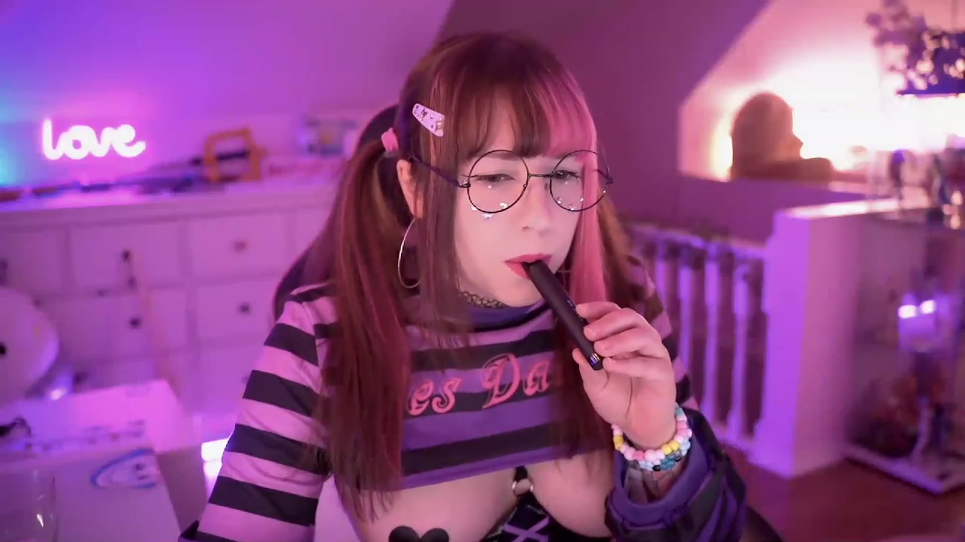 Gallery image thumbnail from SugaryBunny's myfreecams stream on, 12/10/2022, 22:51 image 19 of 20