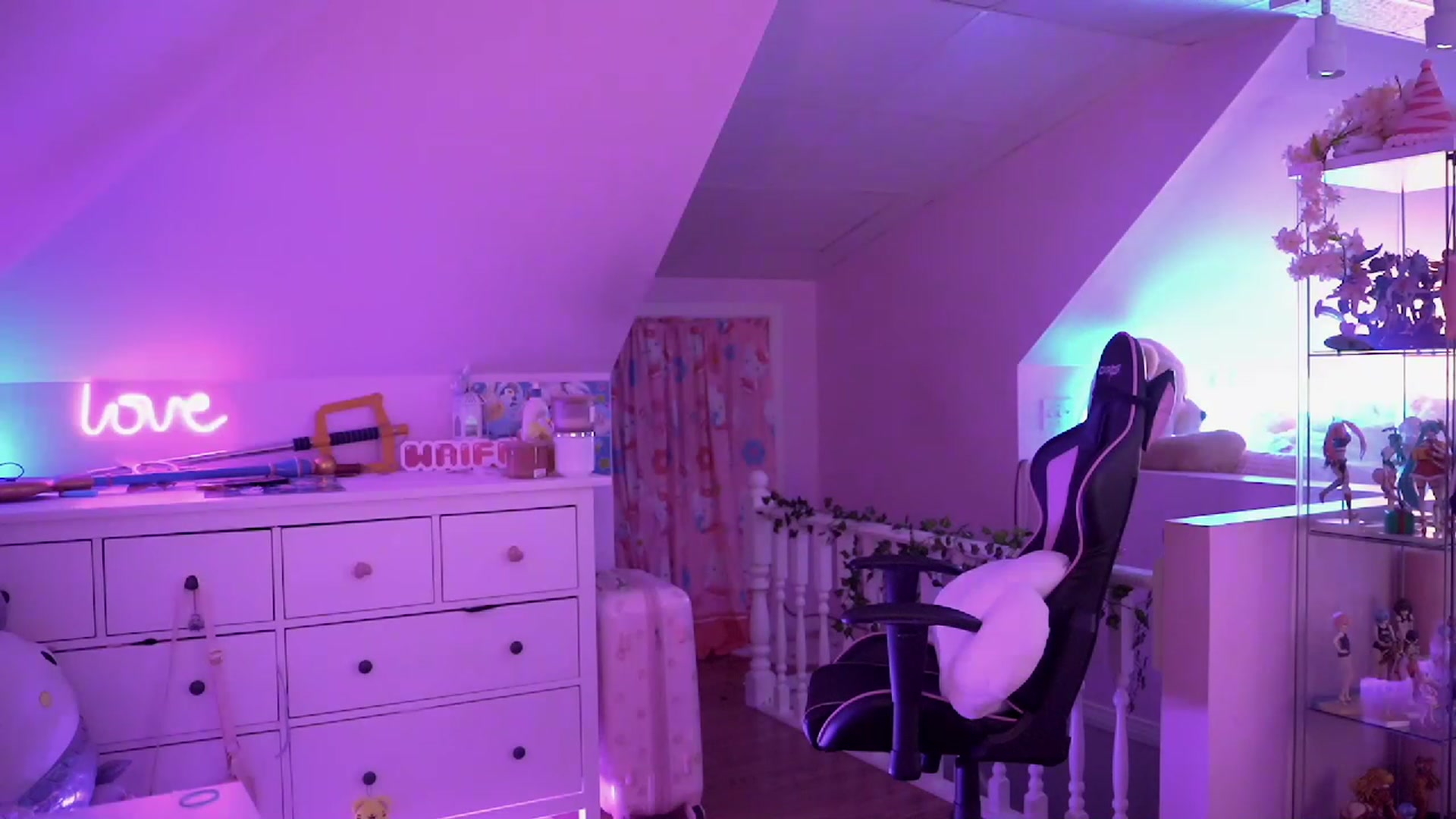 Gallery image thumbnail from SugaryBunny's myfreecams stream on, 12/11/2022, 24:05 image 19 of 20