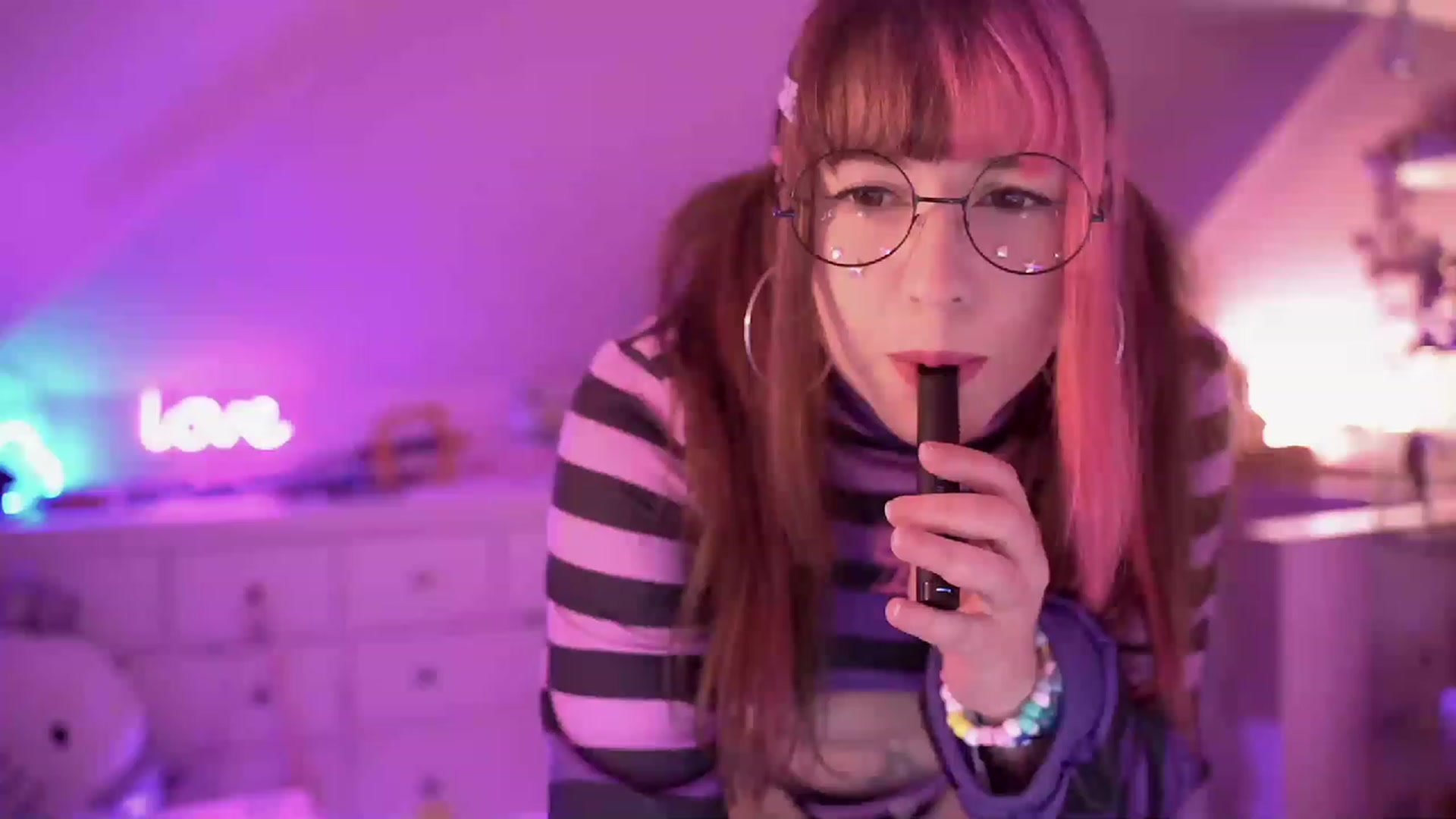 Gallery image thumbnail from SugaryBunny's myfreecams stream on, 12/11/2022, 24:05 image 10 of 20