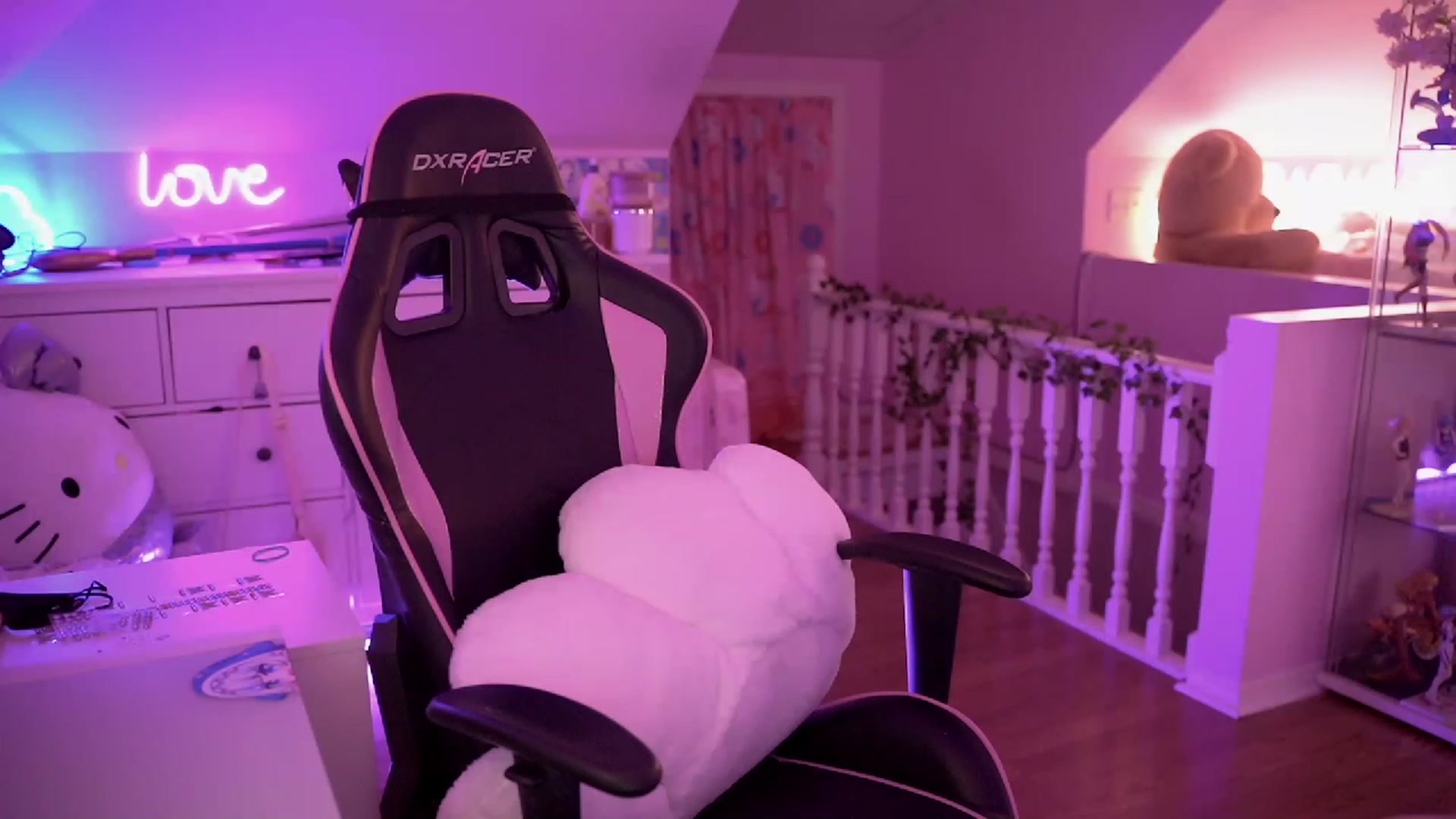 Gallery image thumbnail from SugaryBunny's myfreecams stream on, 12/11/2022, 24:05 image 2 of 20