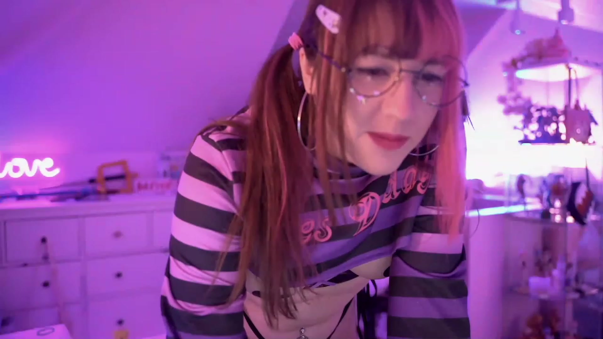 Gallery image thumbnail from SugaryBunny's myfreecams stream on, 12/11/2022, 24:53 image 20 of 20