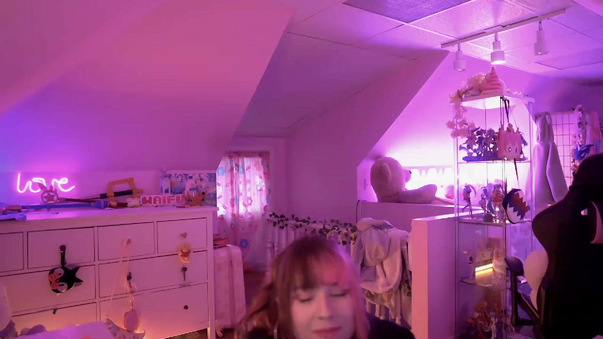 Gallery image thumbnail from SugaryBunny's myfreecams stream on, 12/19/2022, 22:18 image 9 of 20