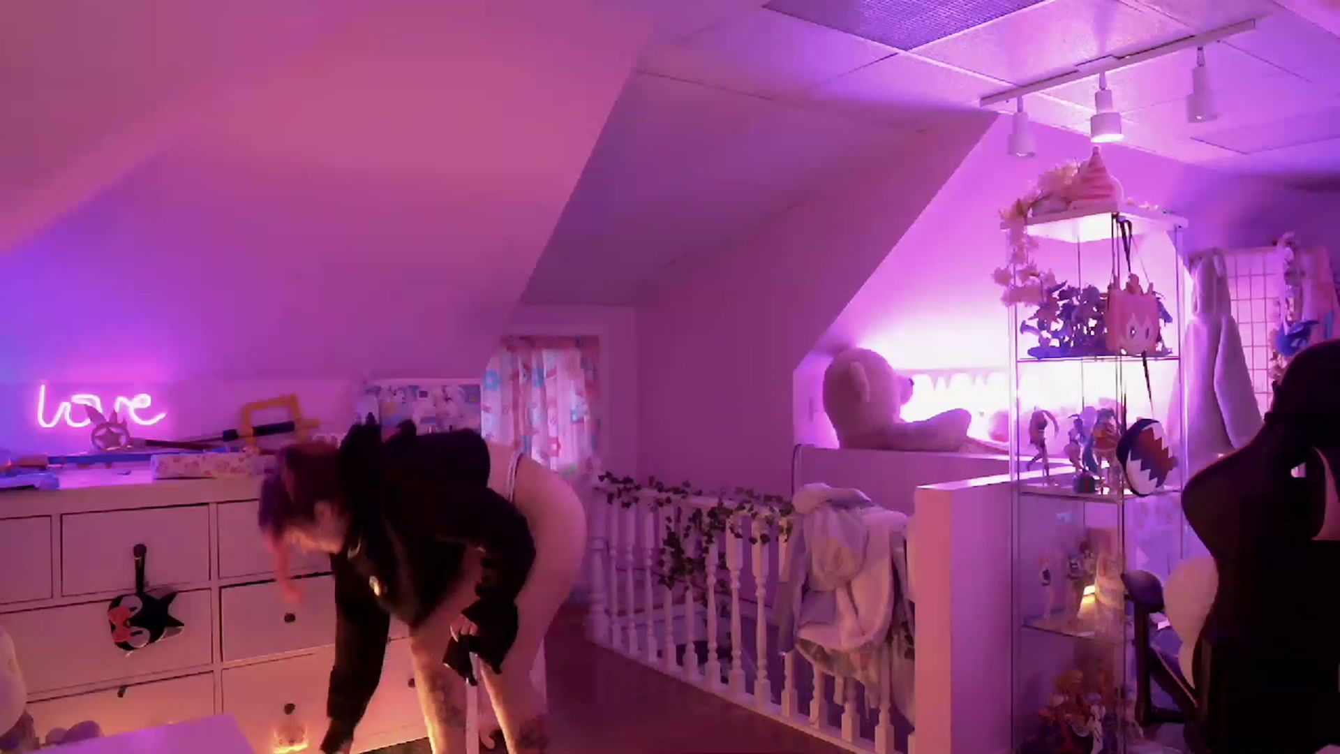 Gallery image thumbnail from SugaryBunny's myfreecams stream on, 12/19/2022, 22:18 image 12 of 20