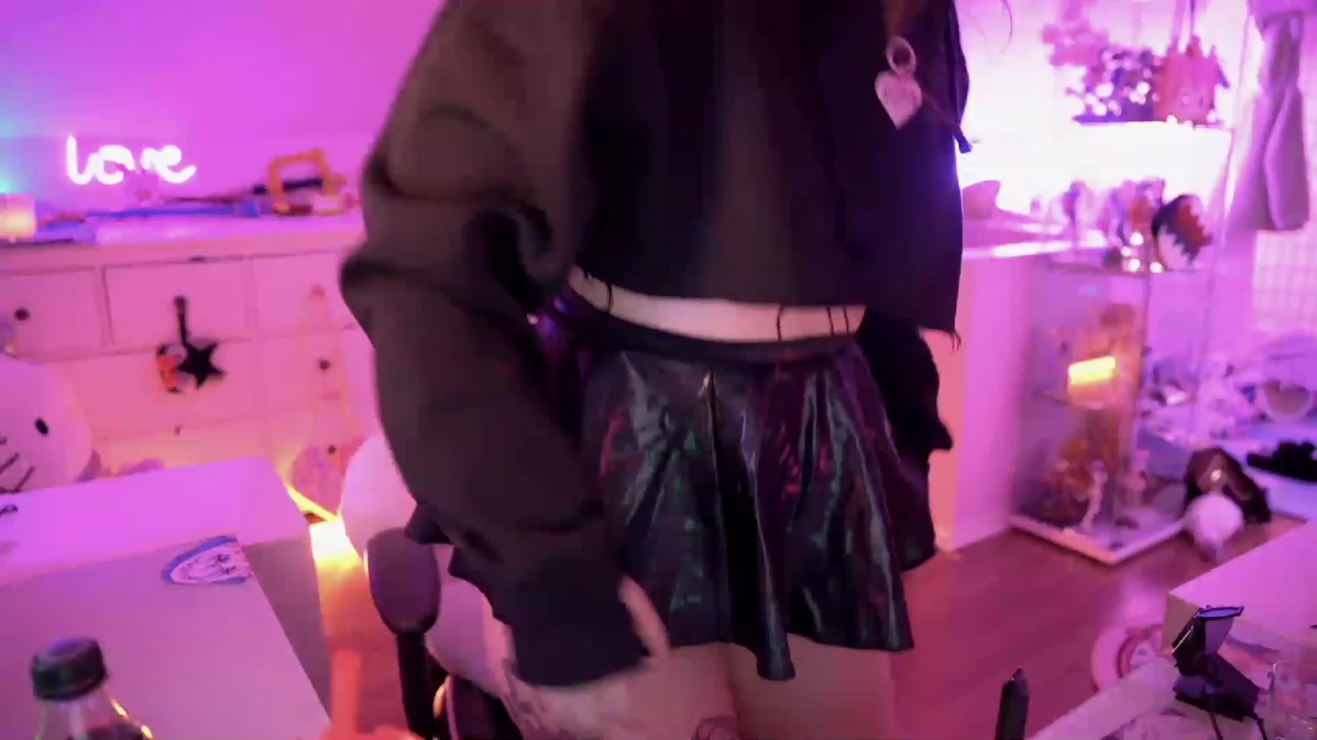 Gallery image thumbnail from SugaryBunny's myfreecams stream on, 12/19/2022, 23:12 image 15 of 20