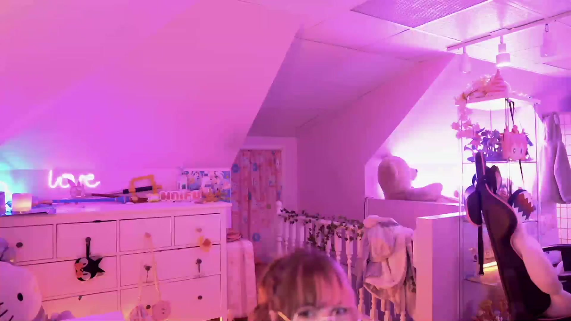 Gallery image thumbnail from SugaryBunny's myfreecams stream on, 12/19/2022, 23:12 image 10 of 20