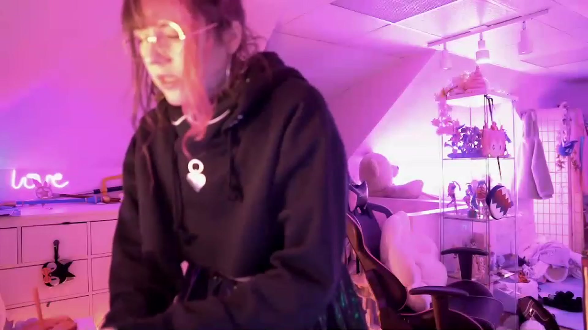 Gallery image thumbnail from SugaryBunny's myfreecams stream on, 12/20/2022, 24:28 image 14 of 20