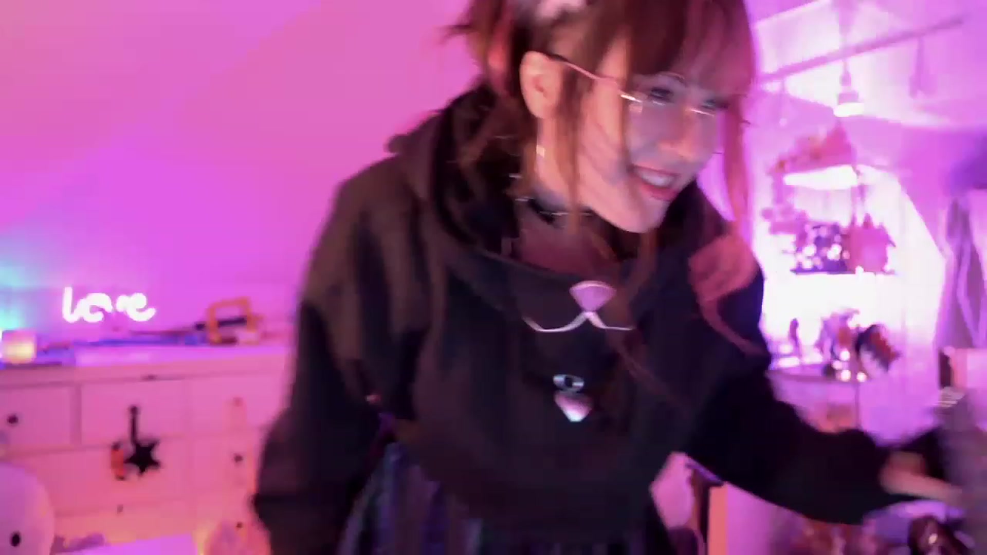 Gallery image thumbnail from SugaryBunny's myfreecams stream on, 12/20/2022, 01:39 image 2 of 20