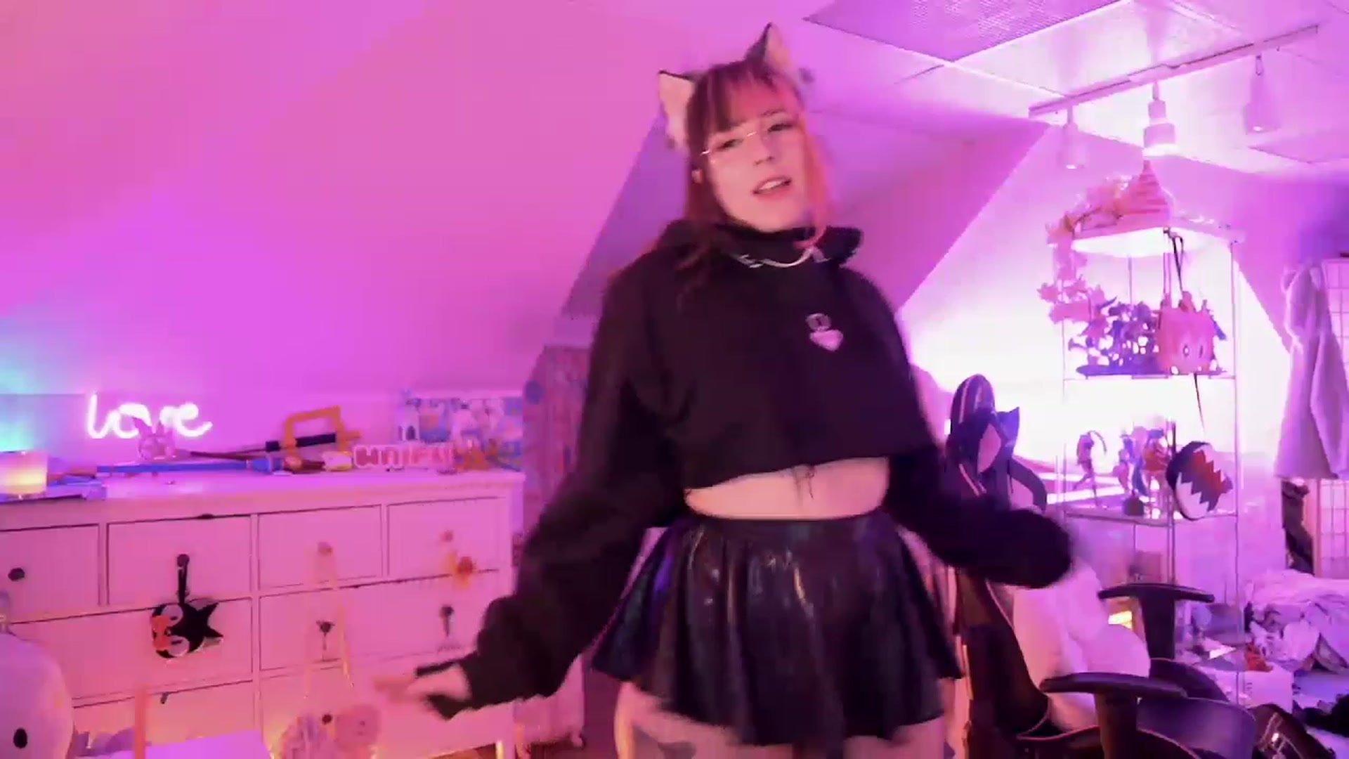 Gallery image thumbnail from SugaryBunny's myfreecams stream on, 12/20/2022, 01:39 image 4 of 20