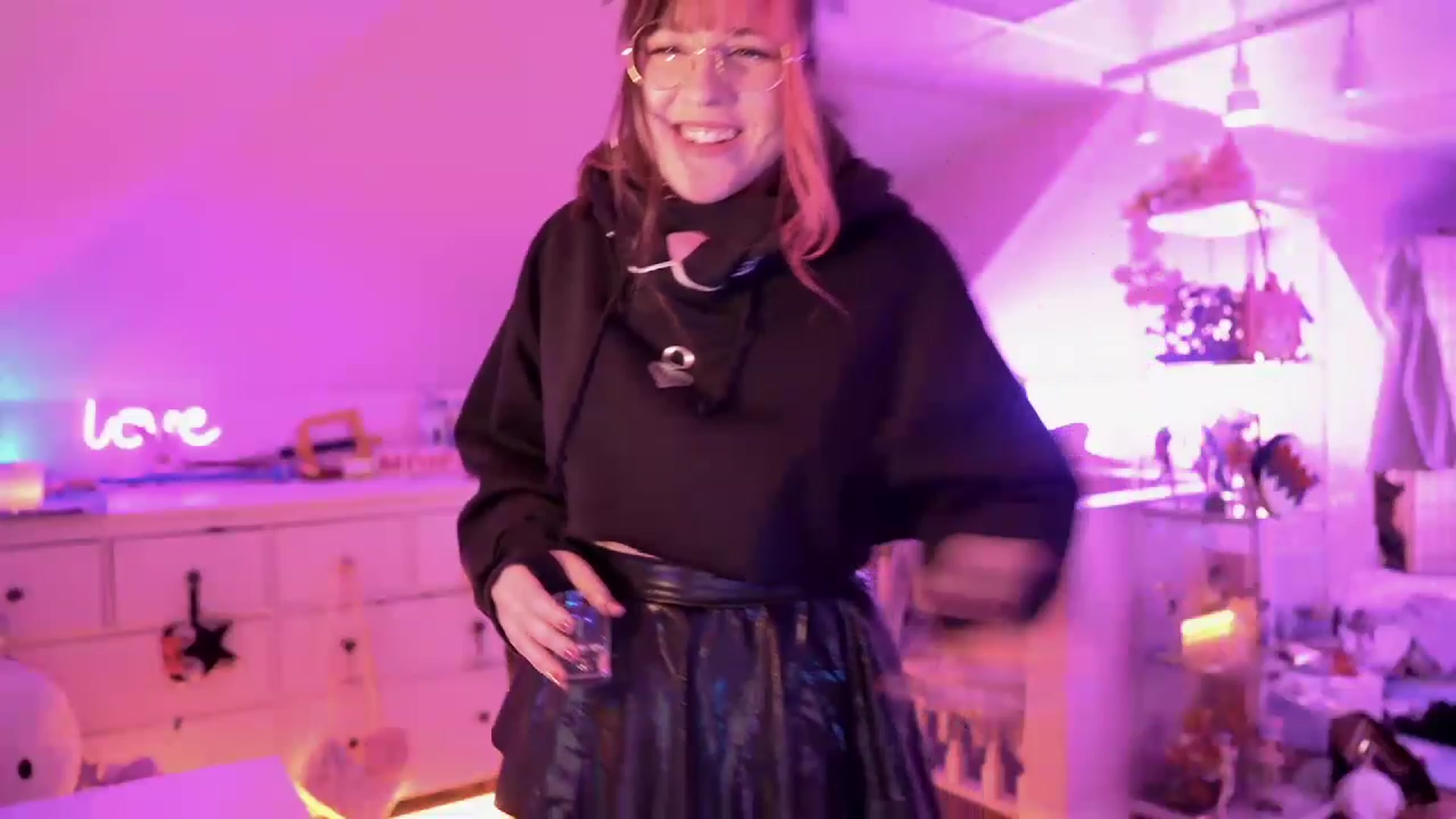Gallery image thumbnail from SugaryBunny's myfreecams stream on, 12/20/2022, 01:39 image 8 of 20