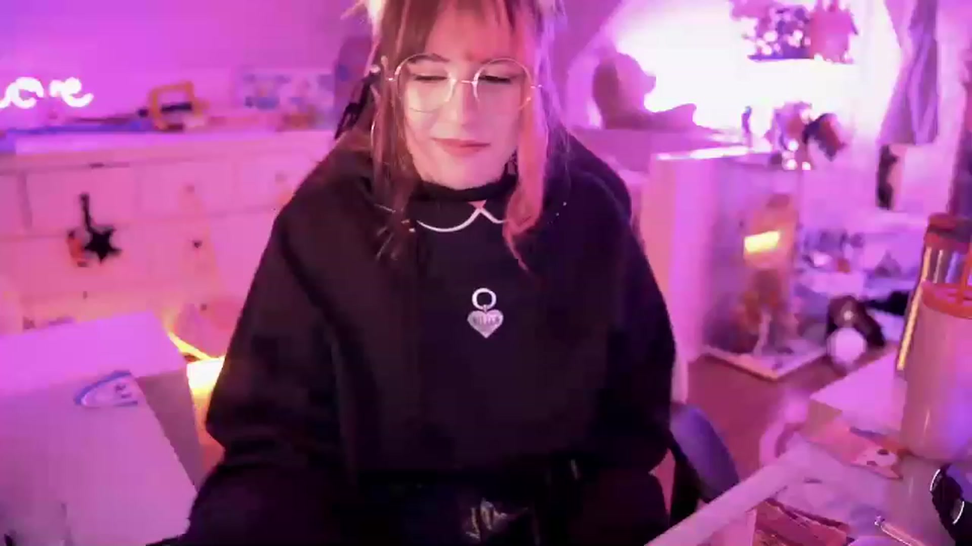Gallery image thumbnail from SugaryBunny's myfreecams stream on, 12/20/2022, 01:39 image 14 of 20