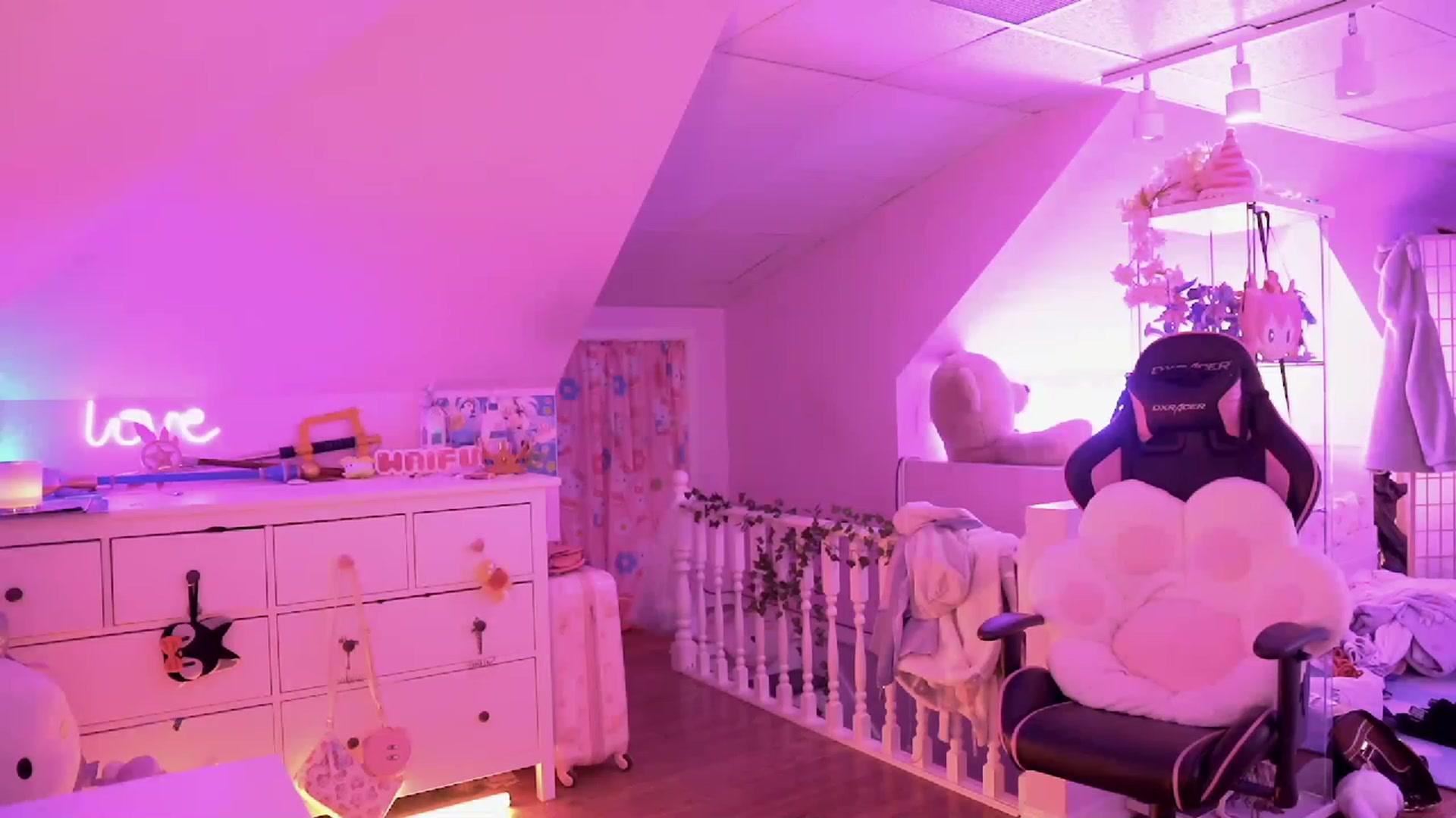 Gallery image thumbnail from SugaryBunny's myfreecams stream on, 12/20/2022, 01:39 image 10 of 20