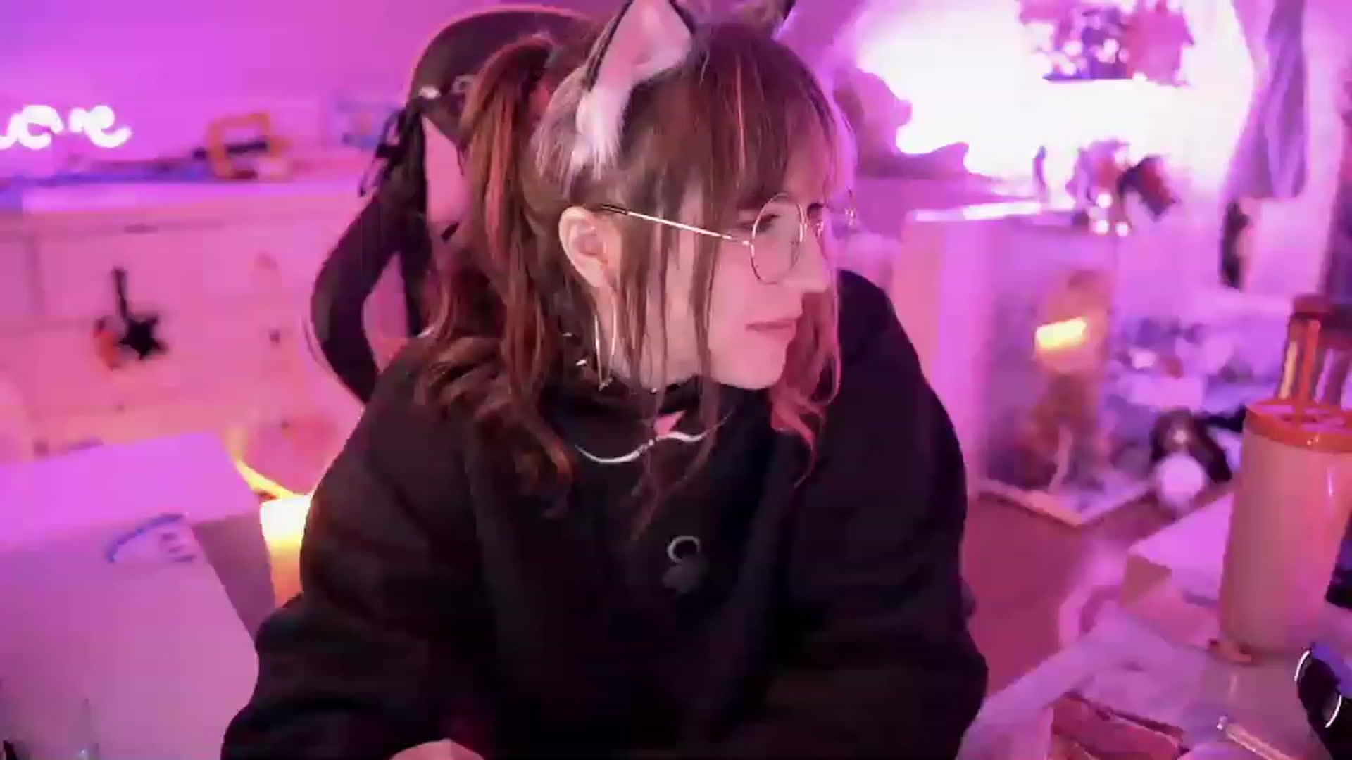 Gallery image thumbnail from SugaryBunny's myfreecams stream on, 12/20/2022, 01:39 image 17 of 20
