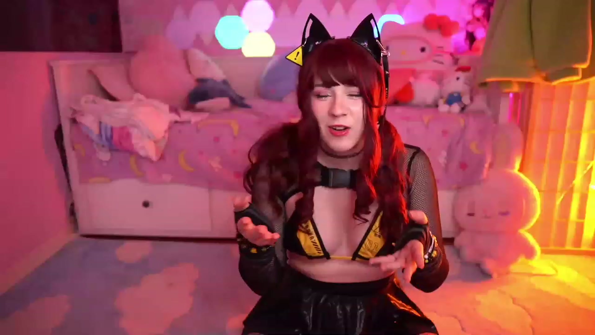Gallery image thumbnail from SugaryBunny's myfreecams stream on, 01/06/2023, 24:06 image 14 of 20