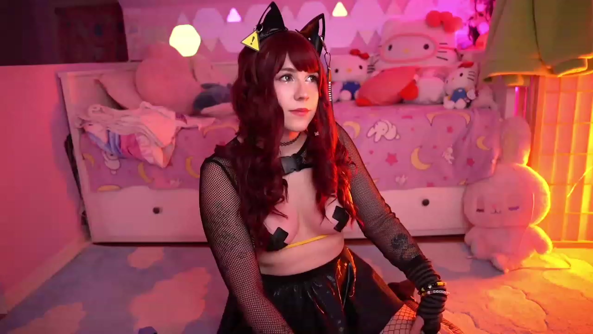 Gallery image thumbnail from SugaryBunny's myfreecams stream on, 01/06/2023, 02:01 image 19 of 20