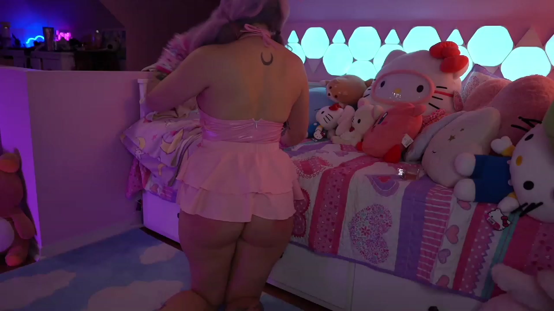Gallery image thumbnail from SugaryBunny's myfreecams stream on, 01/12/2023, 02:58 image 4 of 20