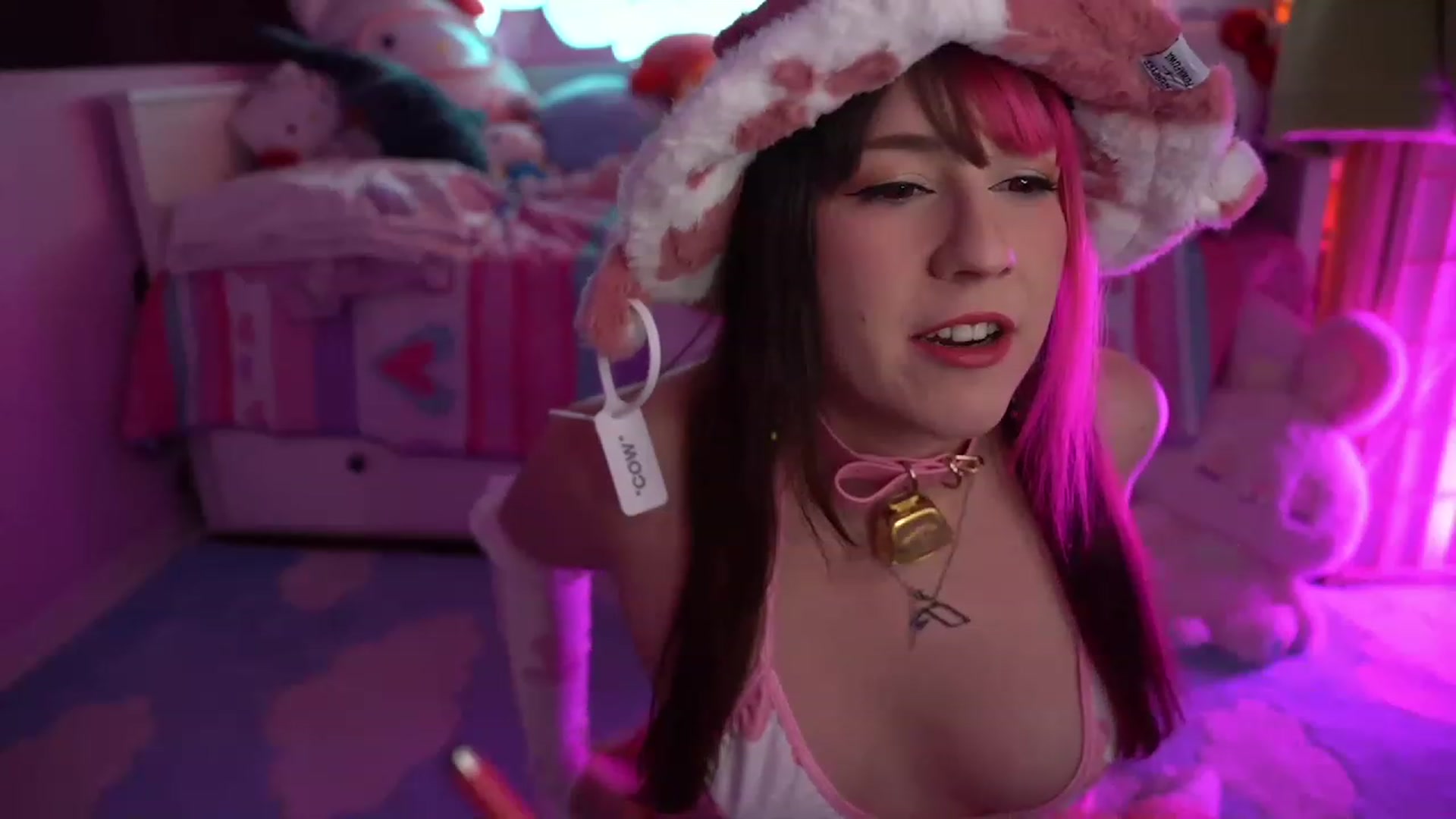 Gallery image thumbnail from SugaryBunny's myfreecams stream on, 01/22/2023, 03:29 image 2 of 20