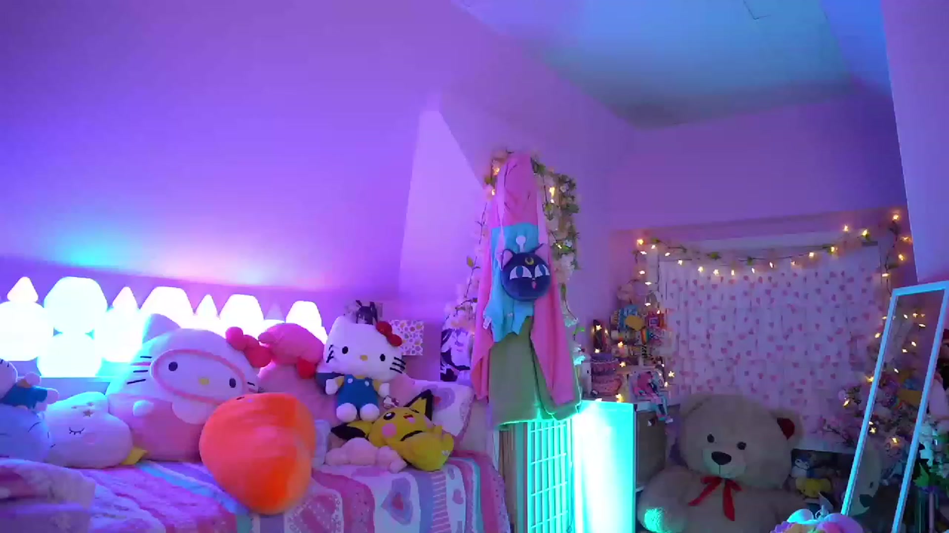 Gallery image thumbnail from SugaryBunny's myfreecams stream on, 01/27/2023, 24:01 image 17 of 20