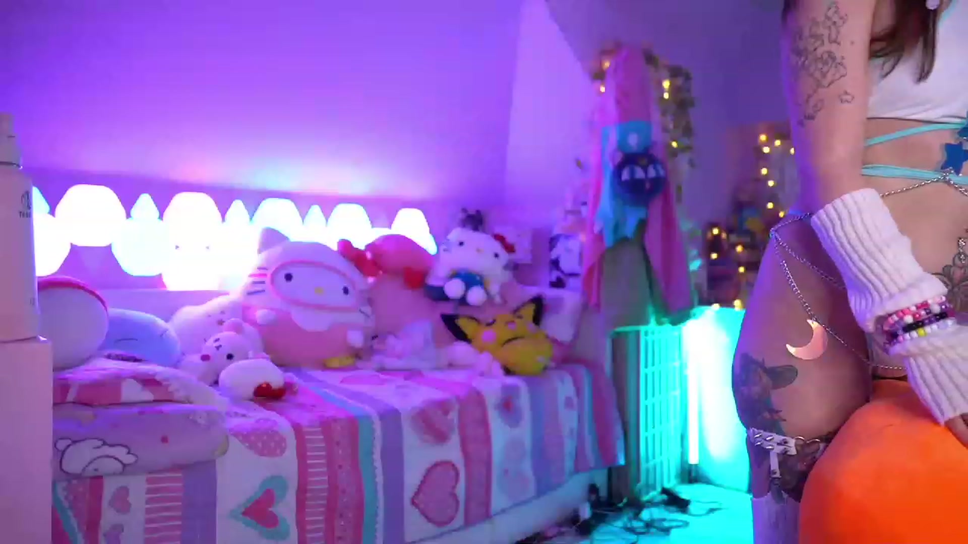 Gallery image thumbnail from SugaryBunny's myfreecams stream on, 01/27/2023, 02:13 image 15 of 20