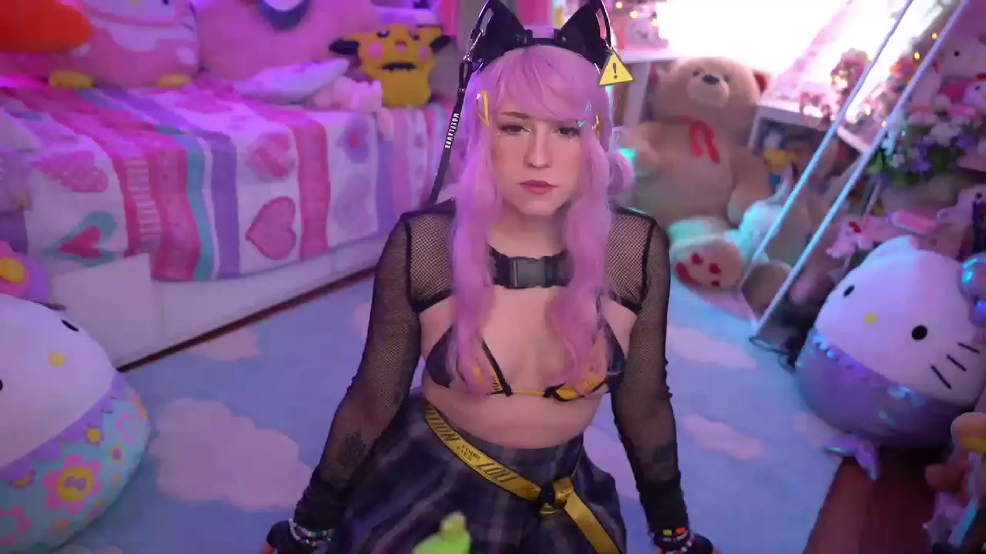 Gallery image thumbnail from SugaryBunny's myfreecams stream on, 01/28/2023, 20:31 image 4 of 20