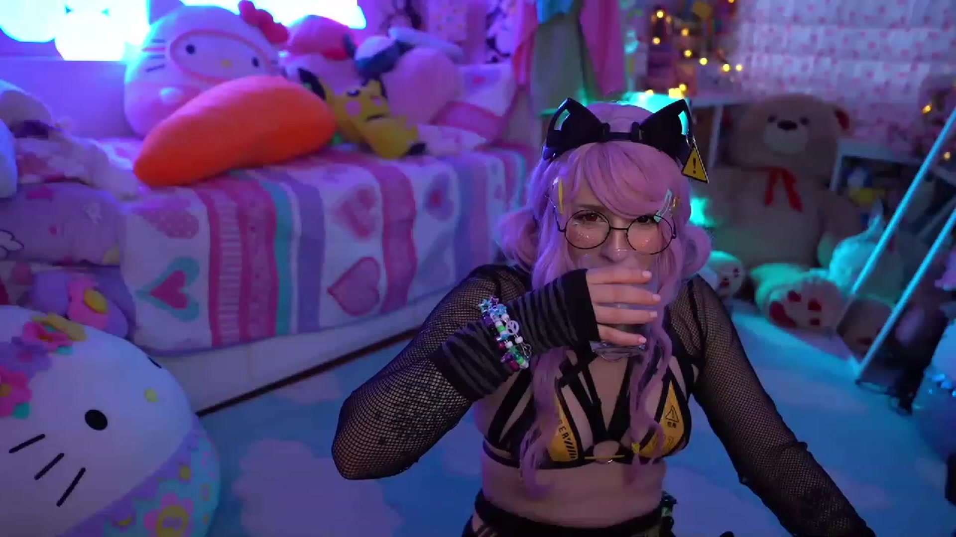 Gallery image thumbnail from SugaryBunny's myfreecams stream on, 01/28/2023, 22:19 image 19 of 20