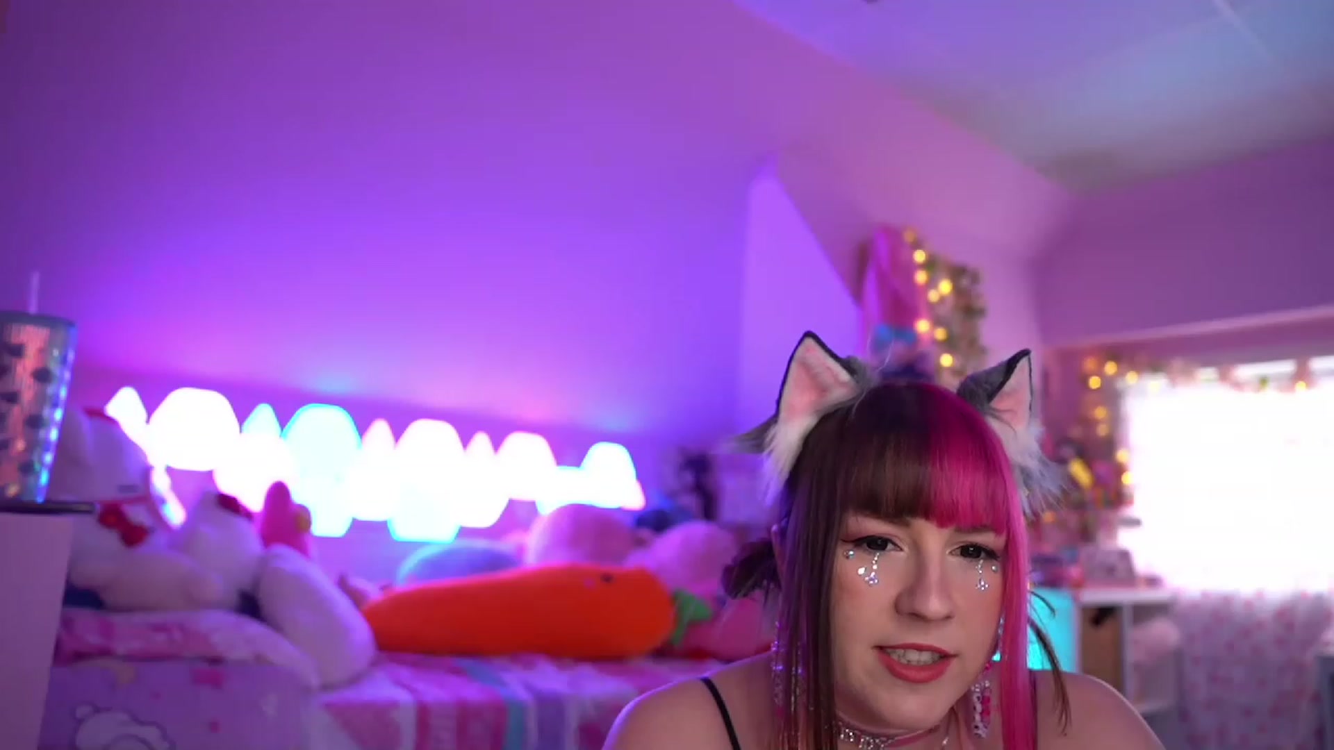 Gallery image thumbnail from SugaryBunny's myfreecams stream on, 02/04/2023, 22:59 image 11 of 20