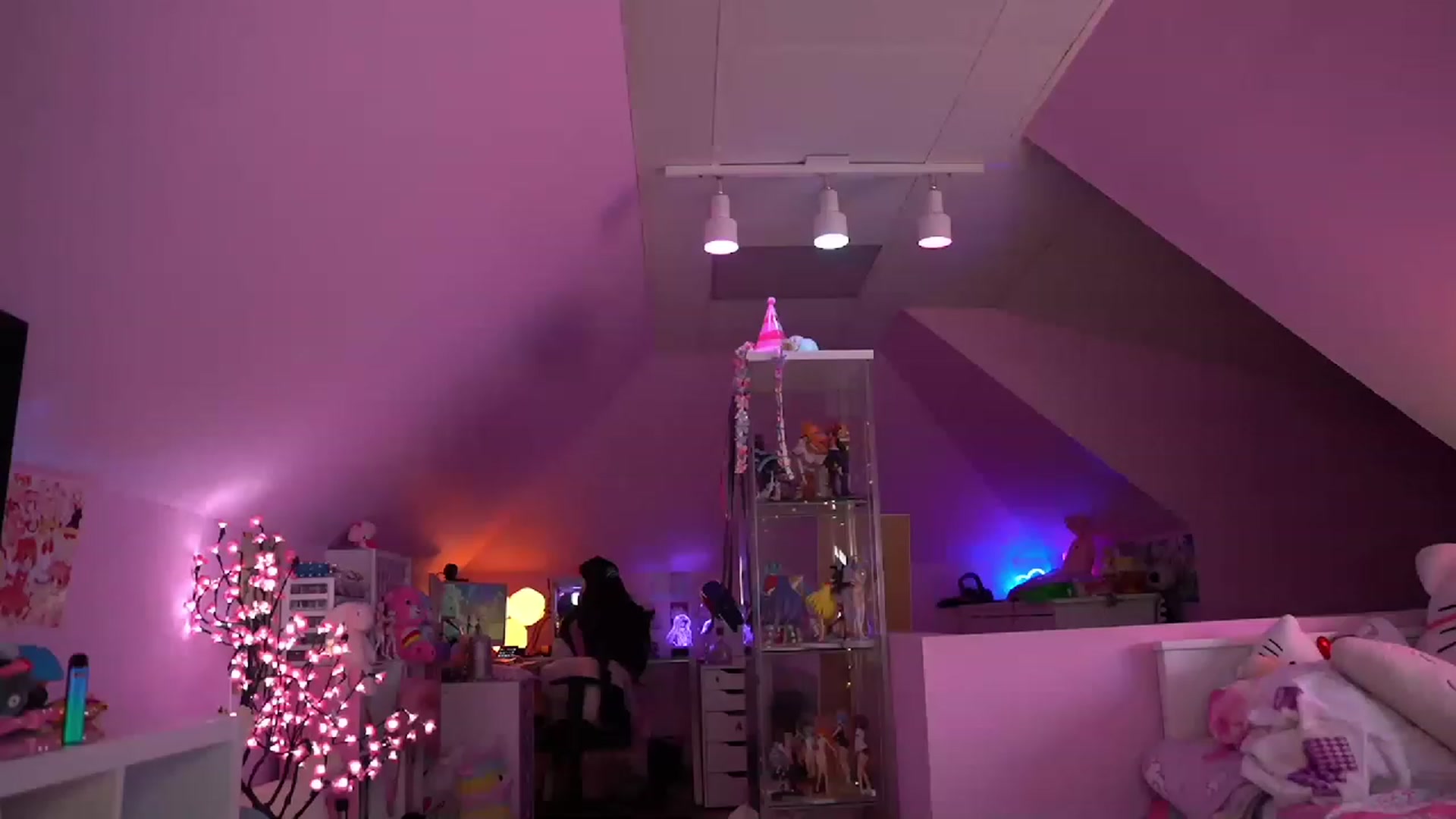 Gallery image thumbnail from SugaryBunny's myfreecams stream on, 02/12/2023, 24:03 image 4 of 20