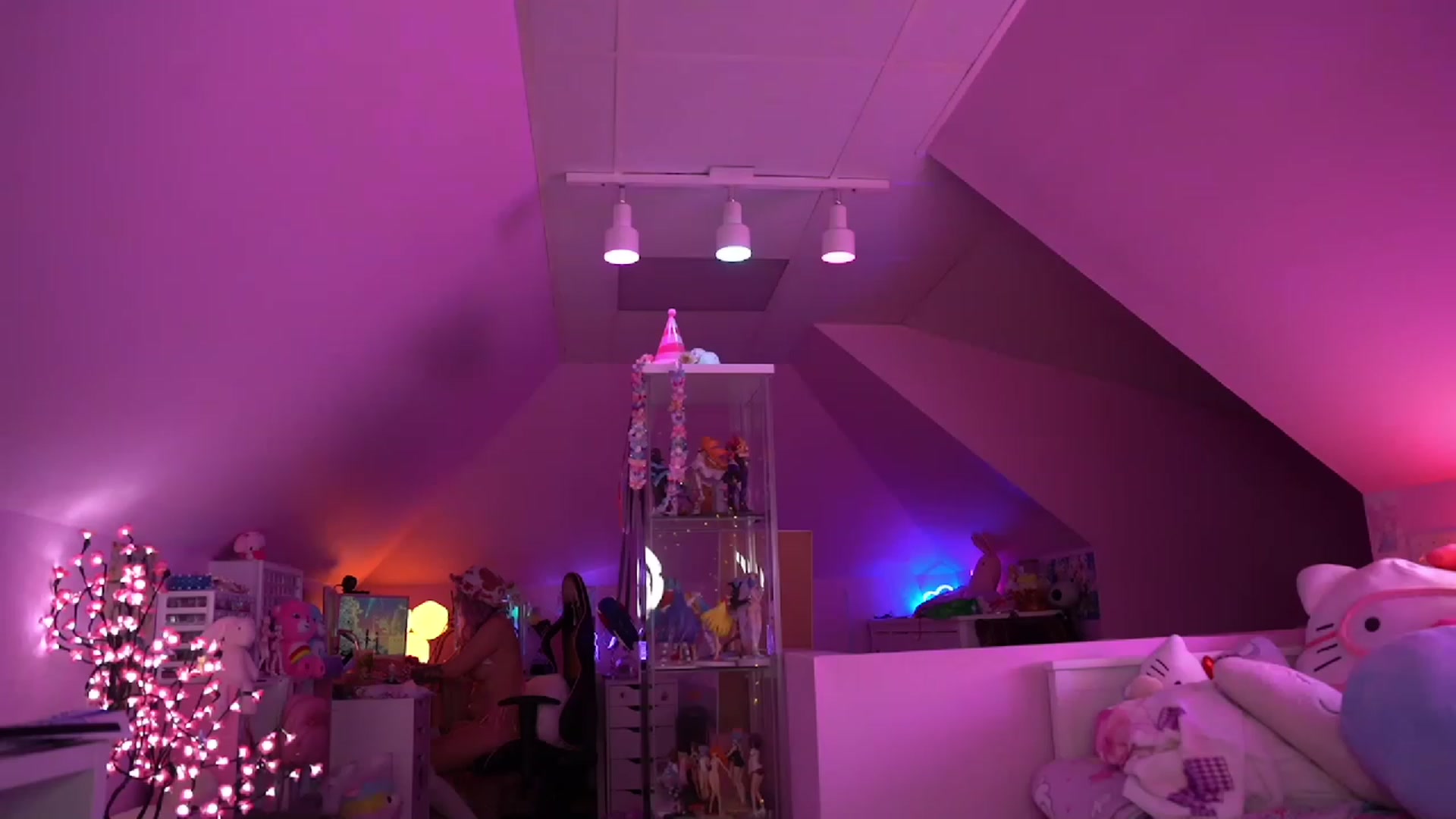 Gallery image thumbnail from SugaryBunny's myfreecams stream on, 02/12/2023, 04:40 image 11 of 20