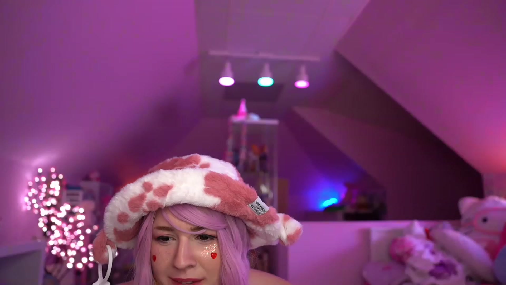 Gallery image thumbnail from SugaryBunny's myfreecams stream on, 02/12/2023, 04:40 image 19 of 20