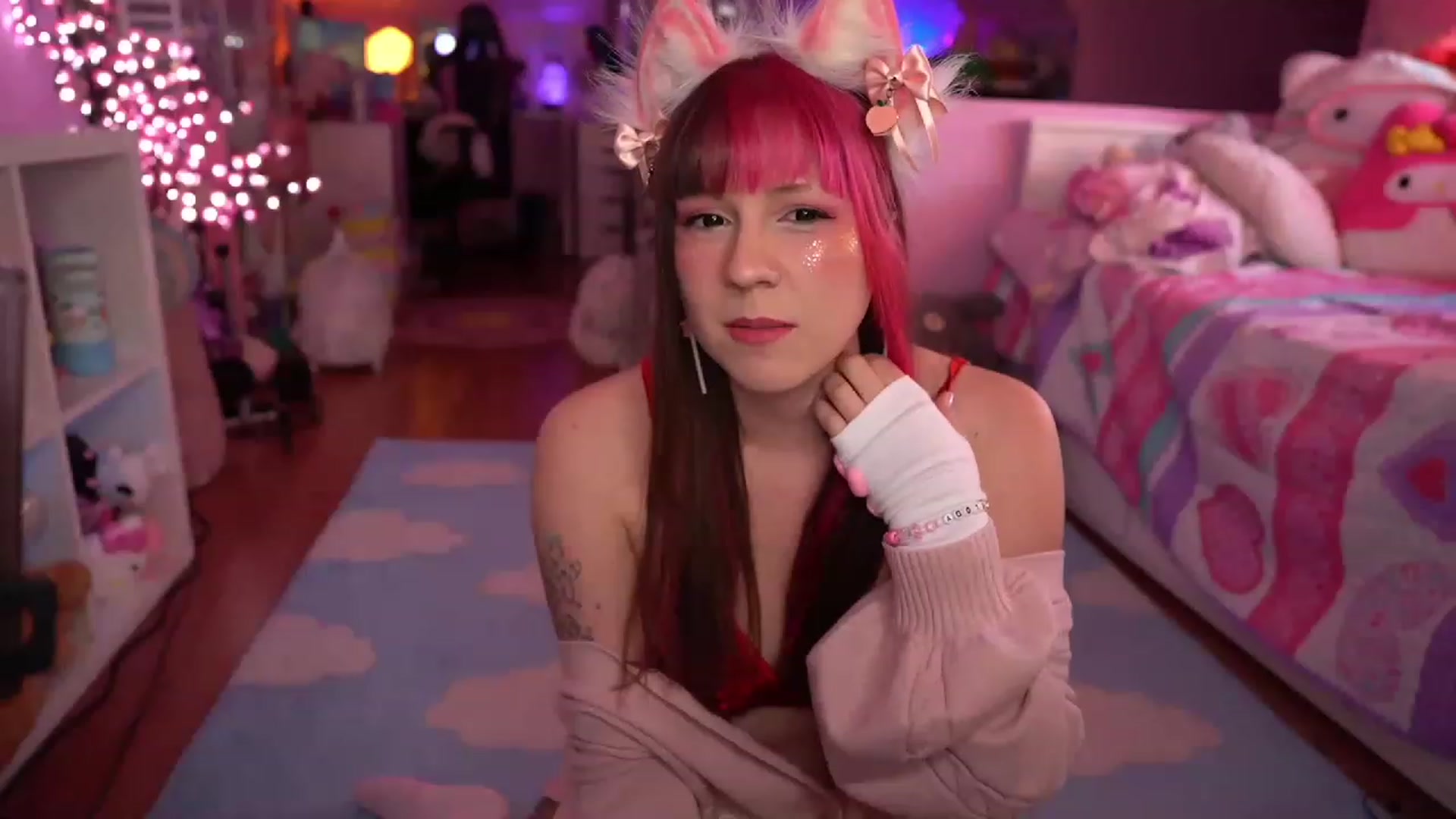 Gallery image thumbnail from SugaryBunny's myfreecams stream on, 02/15/2023, 03:21 image 10 of 20