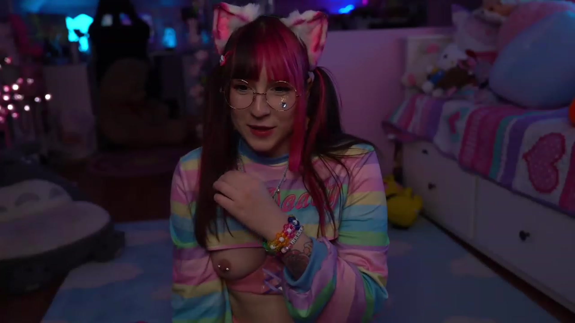 Gallery image thumbnail from SugaryBunny's myfreecams stream on, 02/19/2023, 23:53 image 18 of 20
