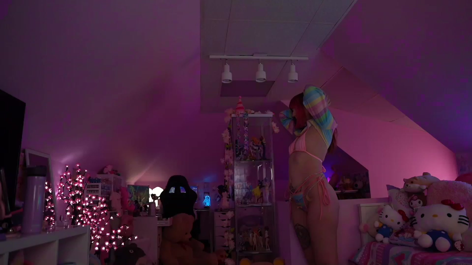 Gallery image thumbnail from SugaryBunny's myfreecams stream on, 02/19/2023, 23:53 image 4 of 20