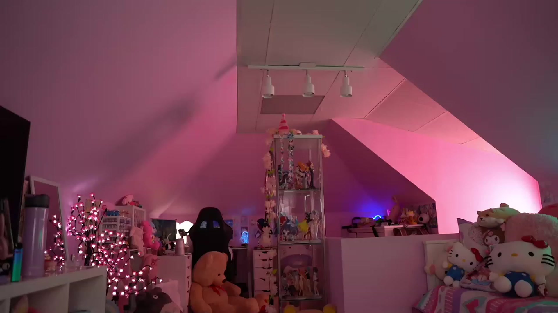 Gallery image thumbnail from SugaryBunny's myfreecams stream on, 02/19/2023, 23:53 image 3 of 20