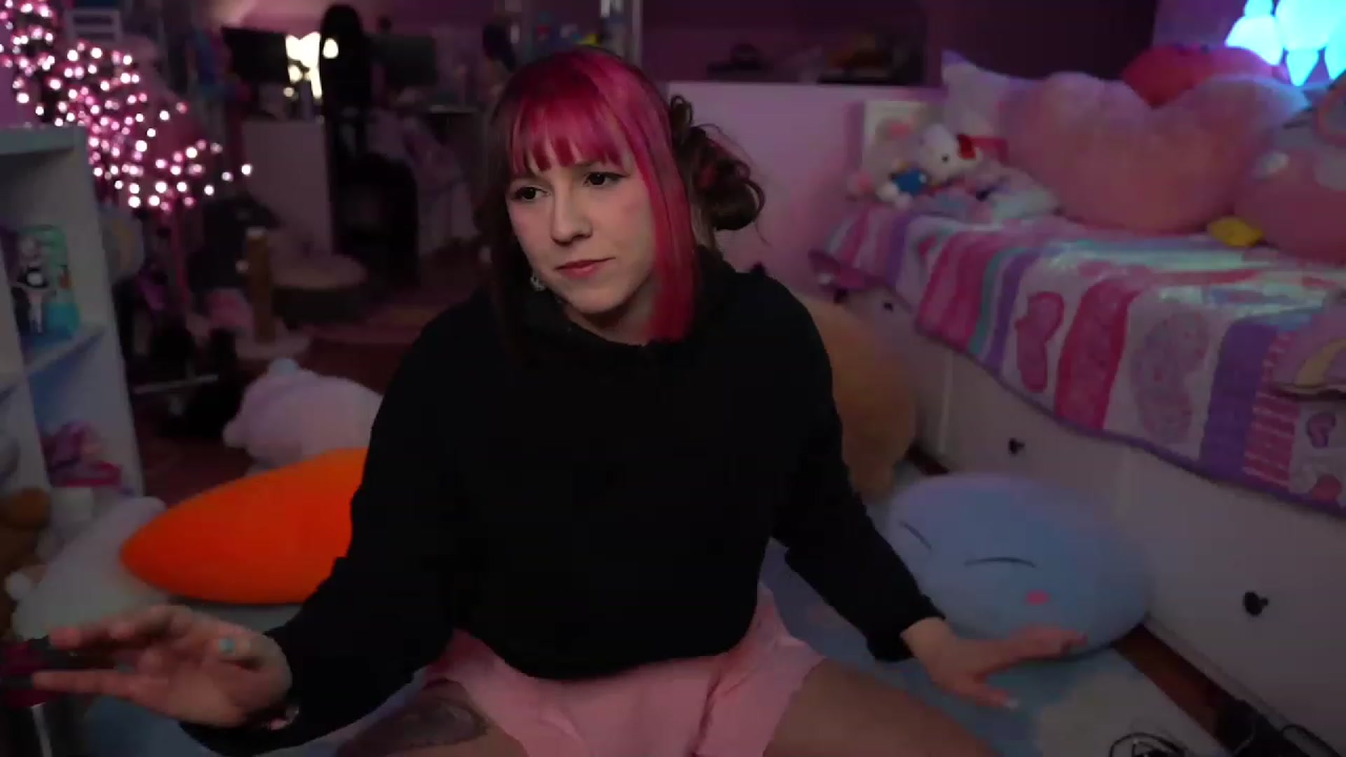 Gallery image thumbnail from SugaryBunny's myfreecams stream on, 02/26/2023, 05:04 image 7 of 20